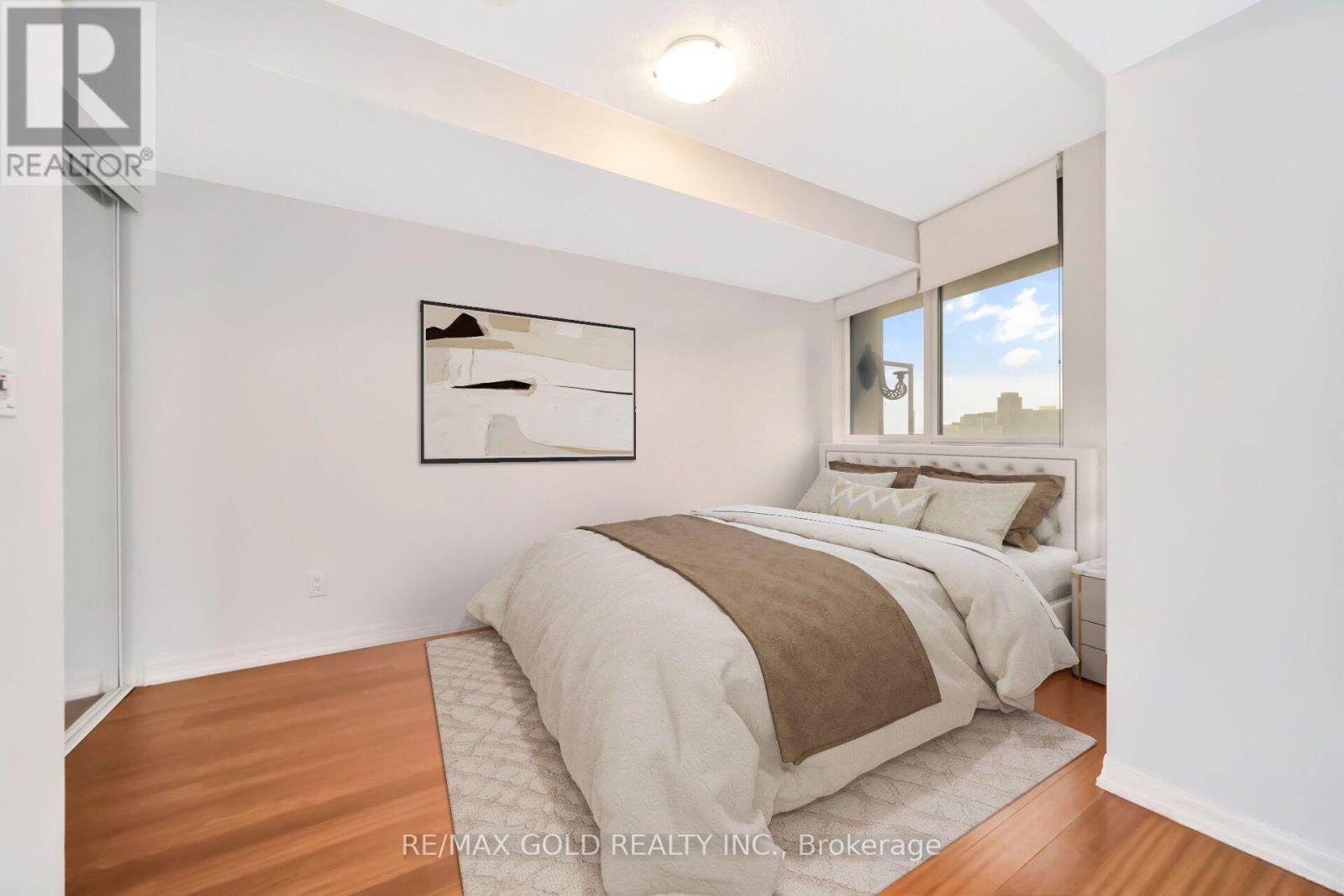 1808 - 16 Yonge Street Property Photo 28