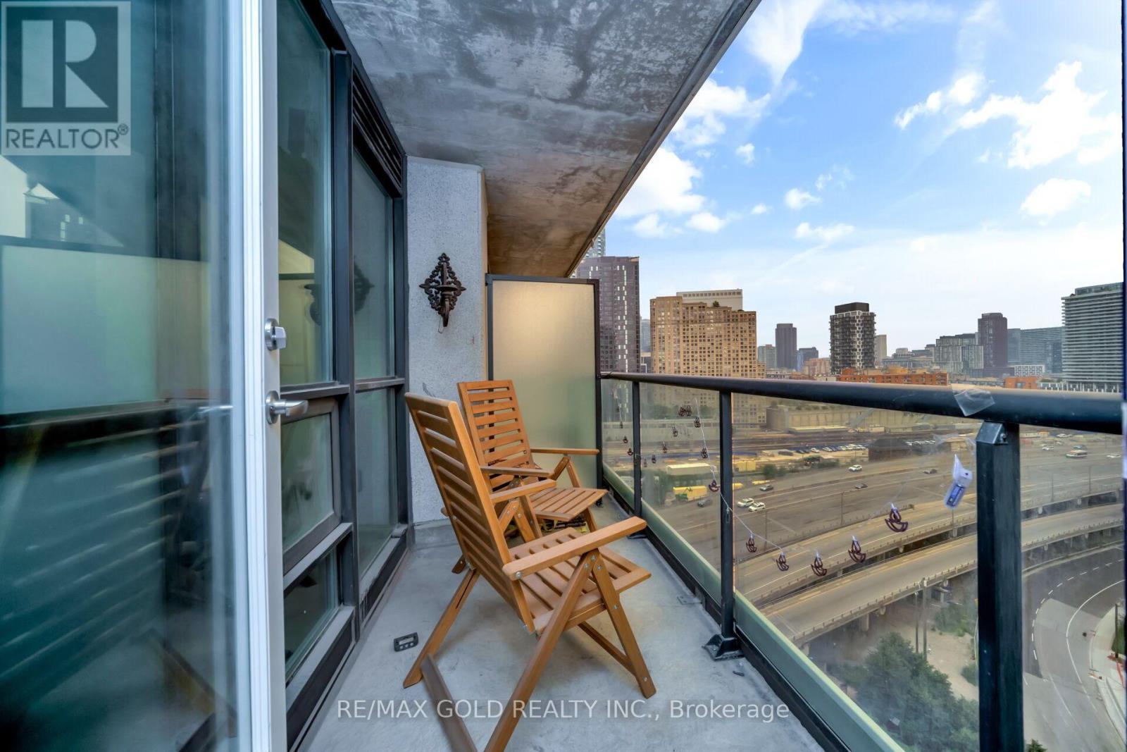 1808 - 16 Yonge Street Property Photo 31