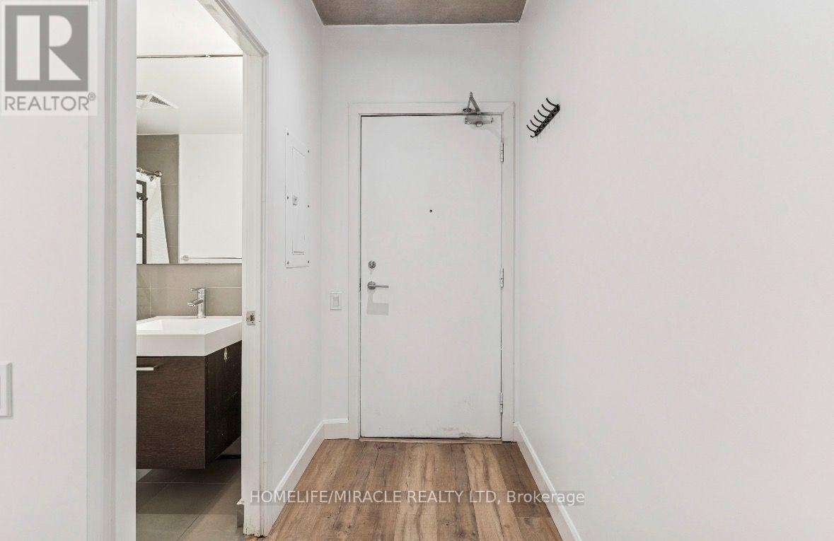 207 - 318 King Street E Property Photo 7