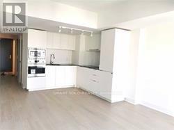 2016 - 955 Bay Street Property Photo 11
