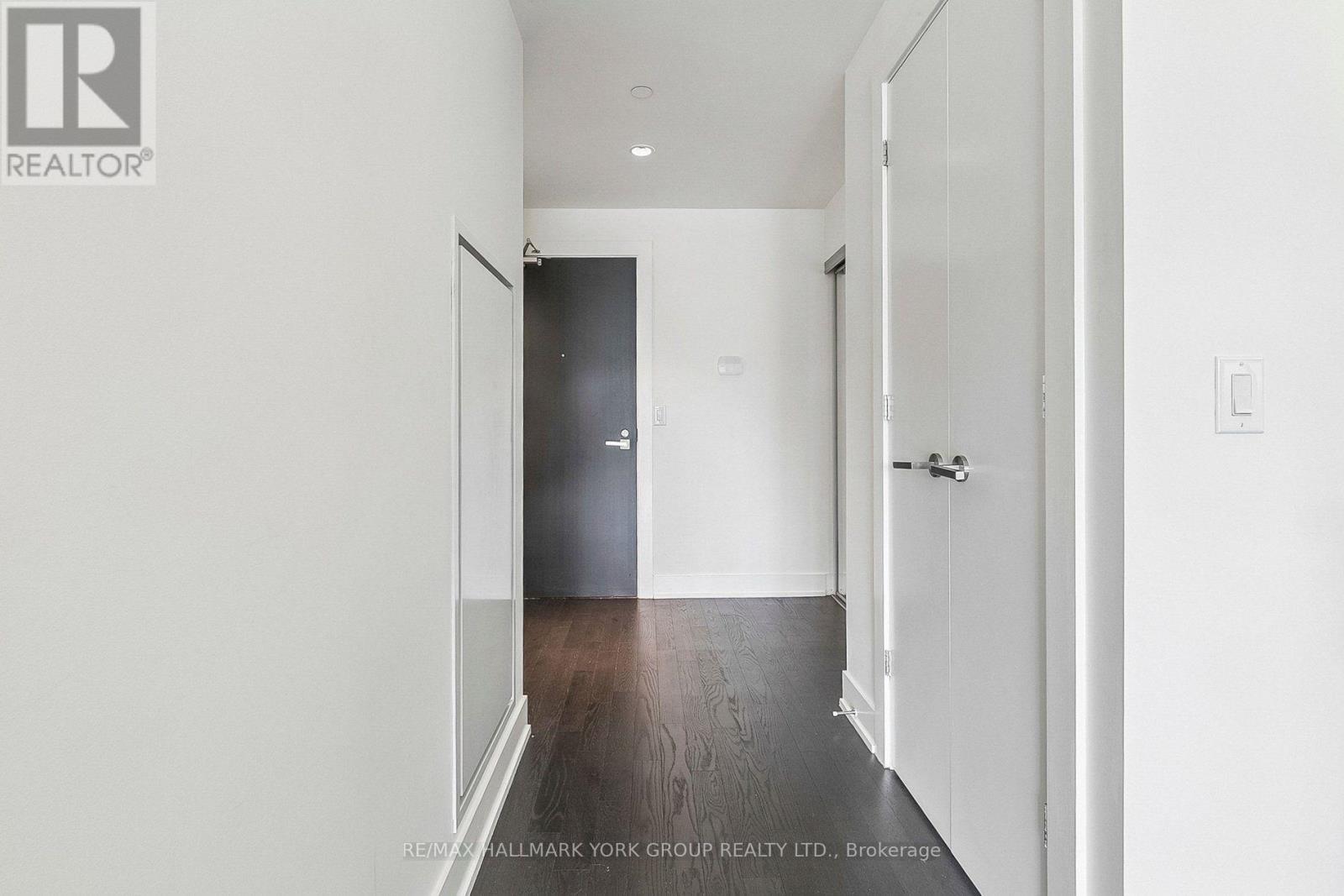 606 - 3018 Yonge Street Property Photo 4