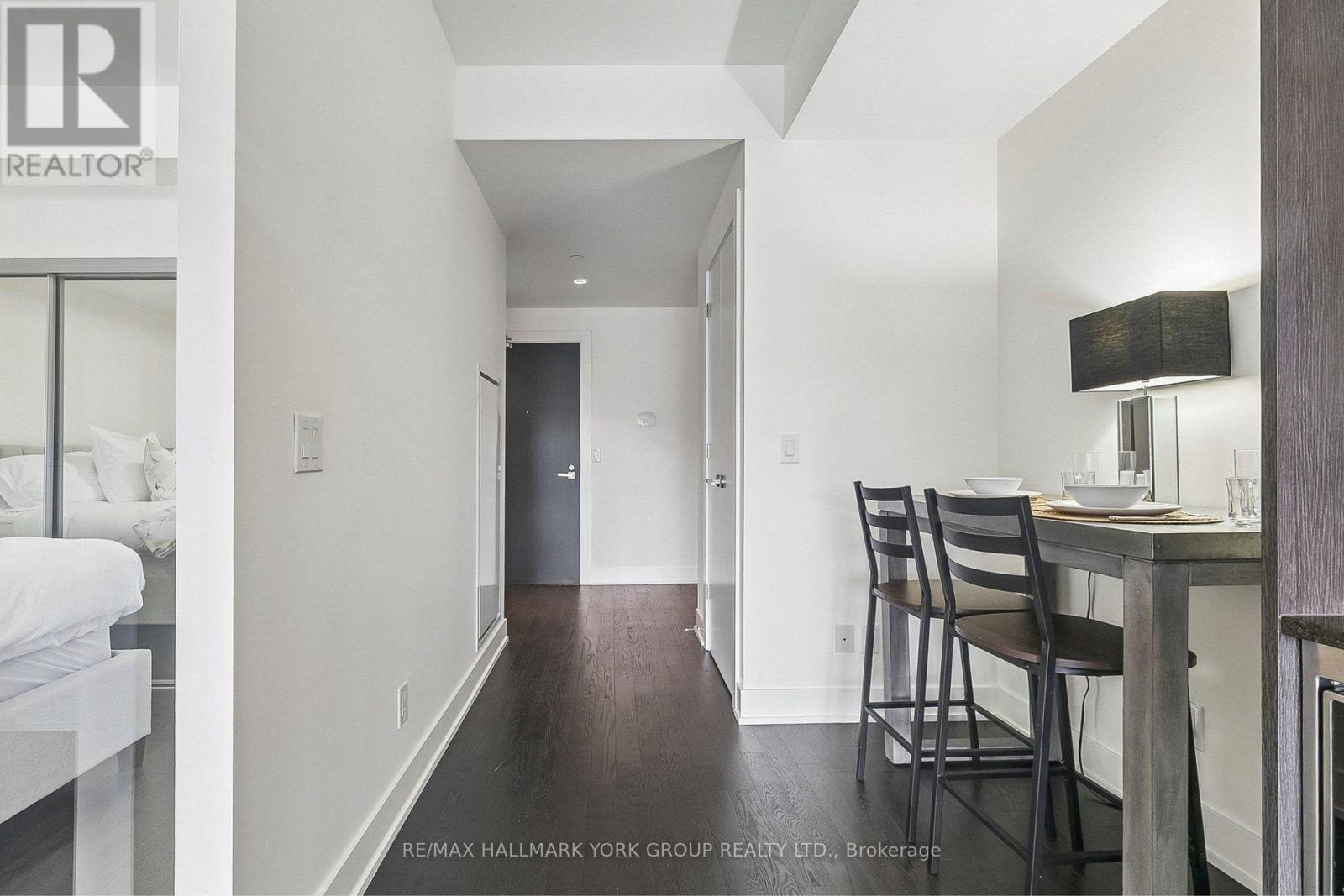 606 - 3018 Yonge Street Property Photo 6