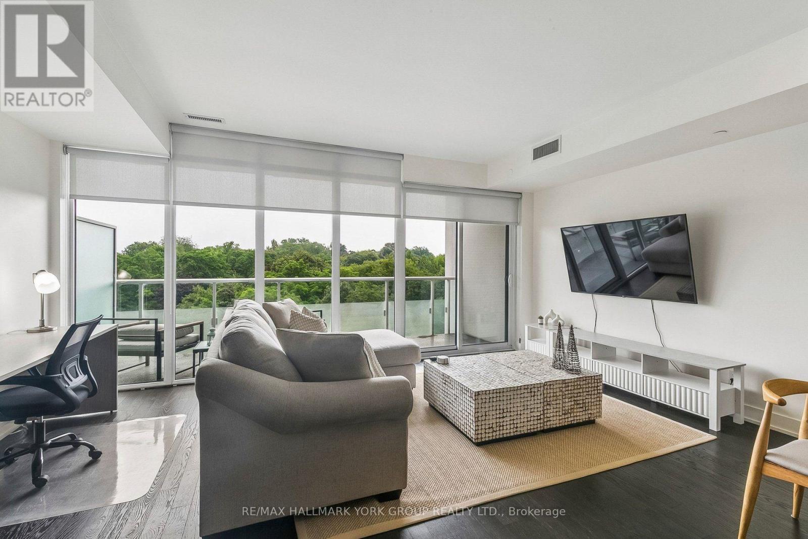 606 - 3018 Yonge Street Property Photo 9