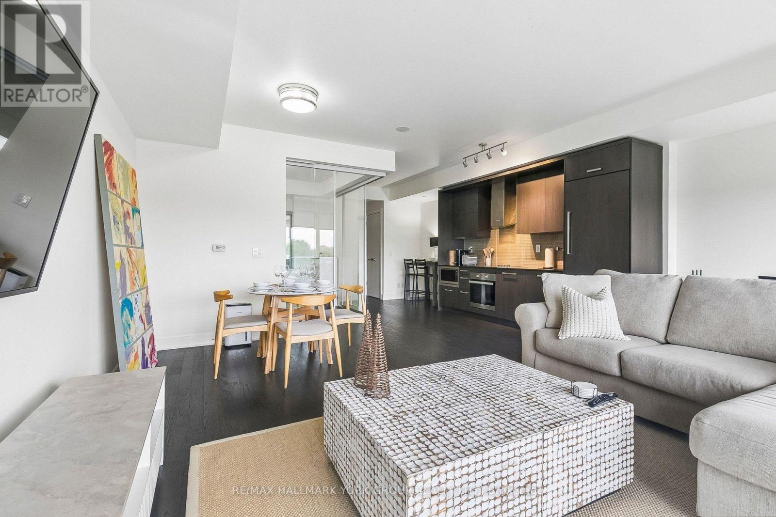 606 - 3018 Yonge Street Property Photo 16
