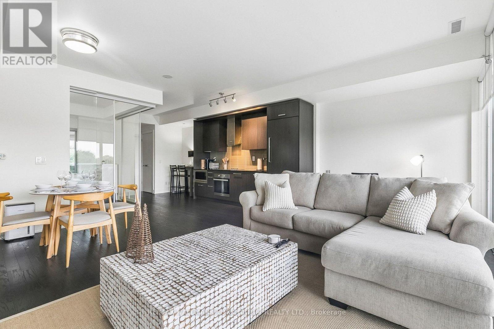 606 - 3018 Yonge Street Property Photo 17