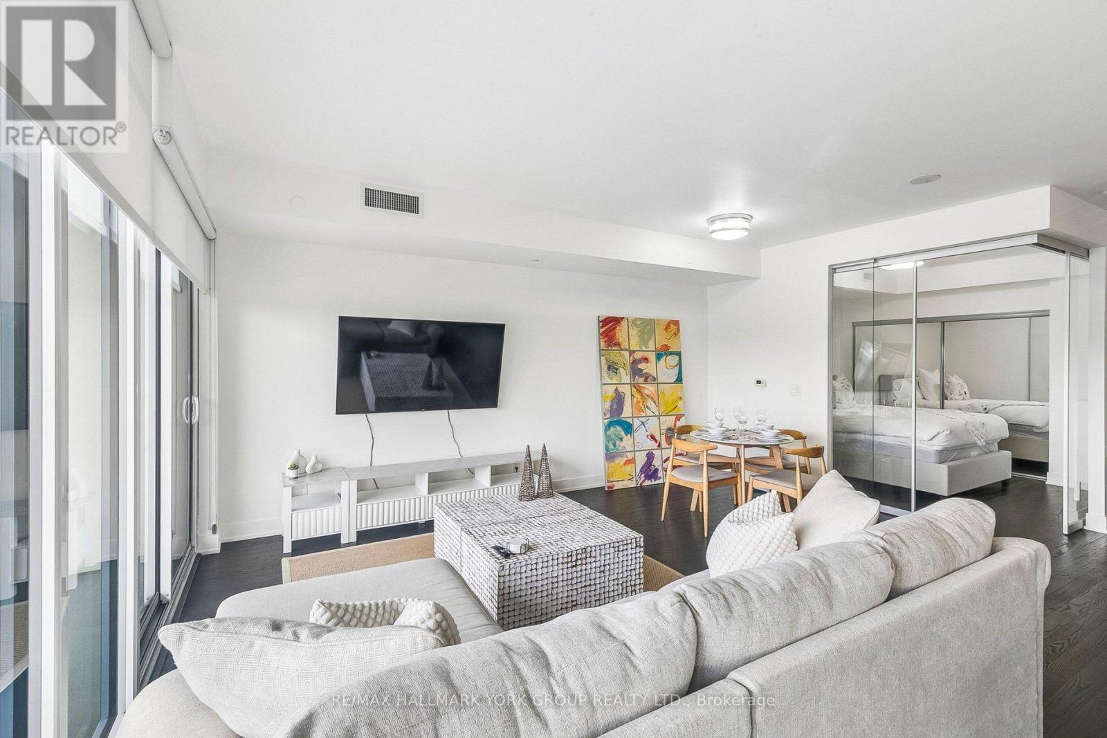 606 - 3018 Yonge Street Property Photo 18