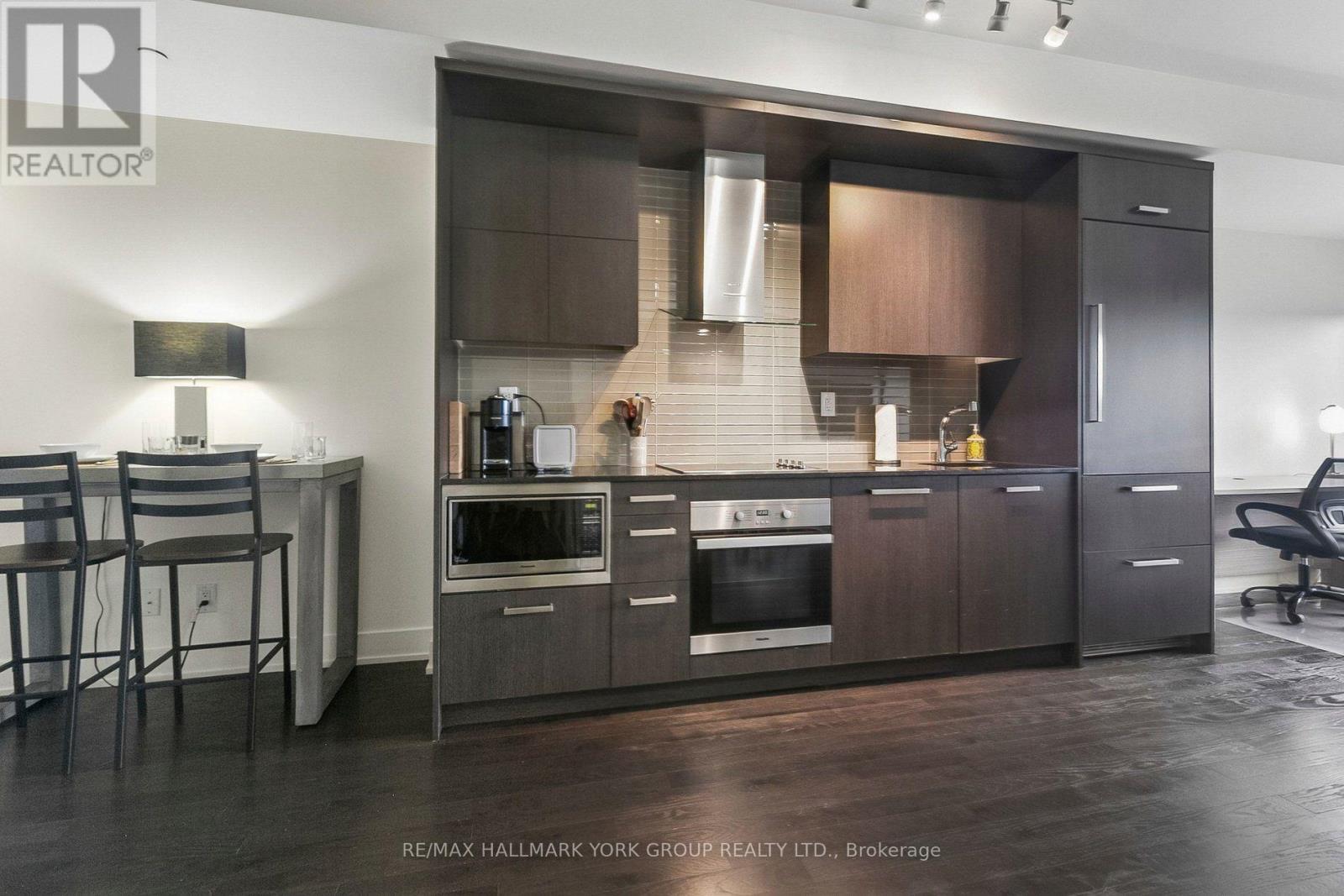 606 - 3018 Yonge Street Property Photo 32