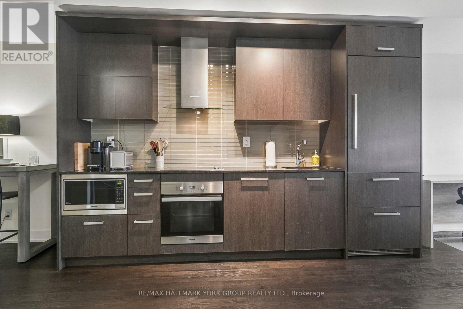 606 - 3018 Yonge Street Property Photo 37