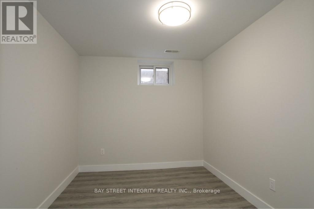 87 Tulane Crescent Property Photo 6