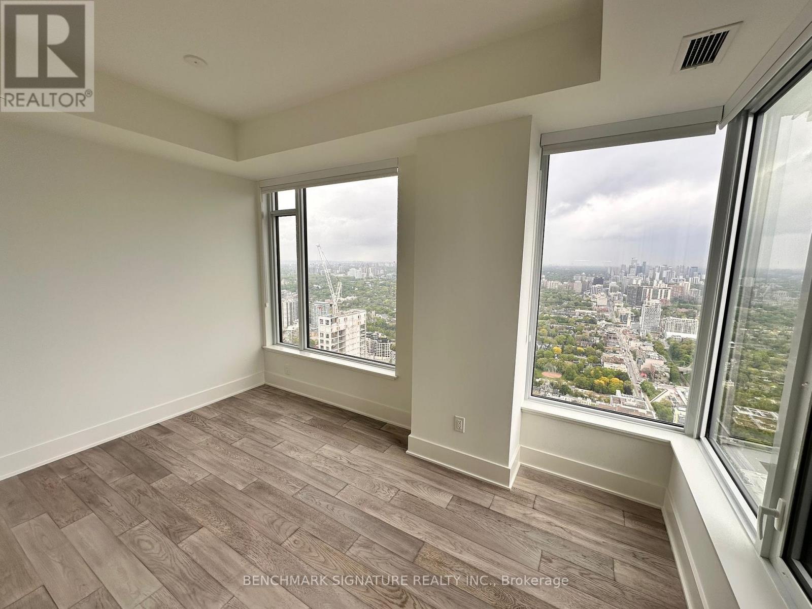 5504 - 11 Yorkville Avenue Property Photo 6