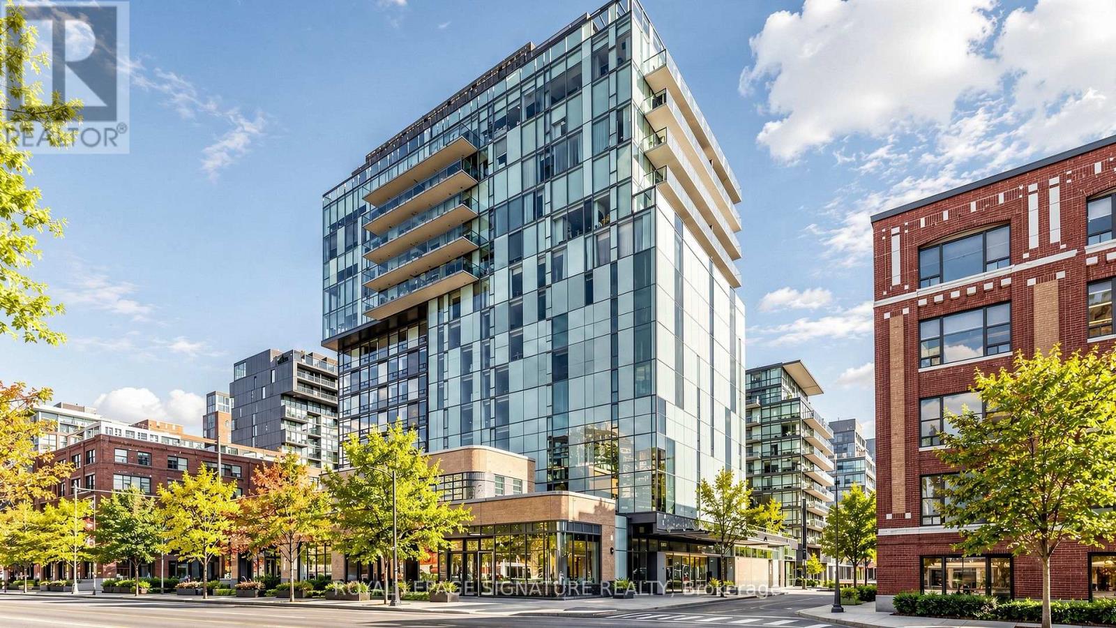 1305 - 552 Wellington Street W Property Photo 2