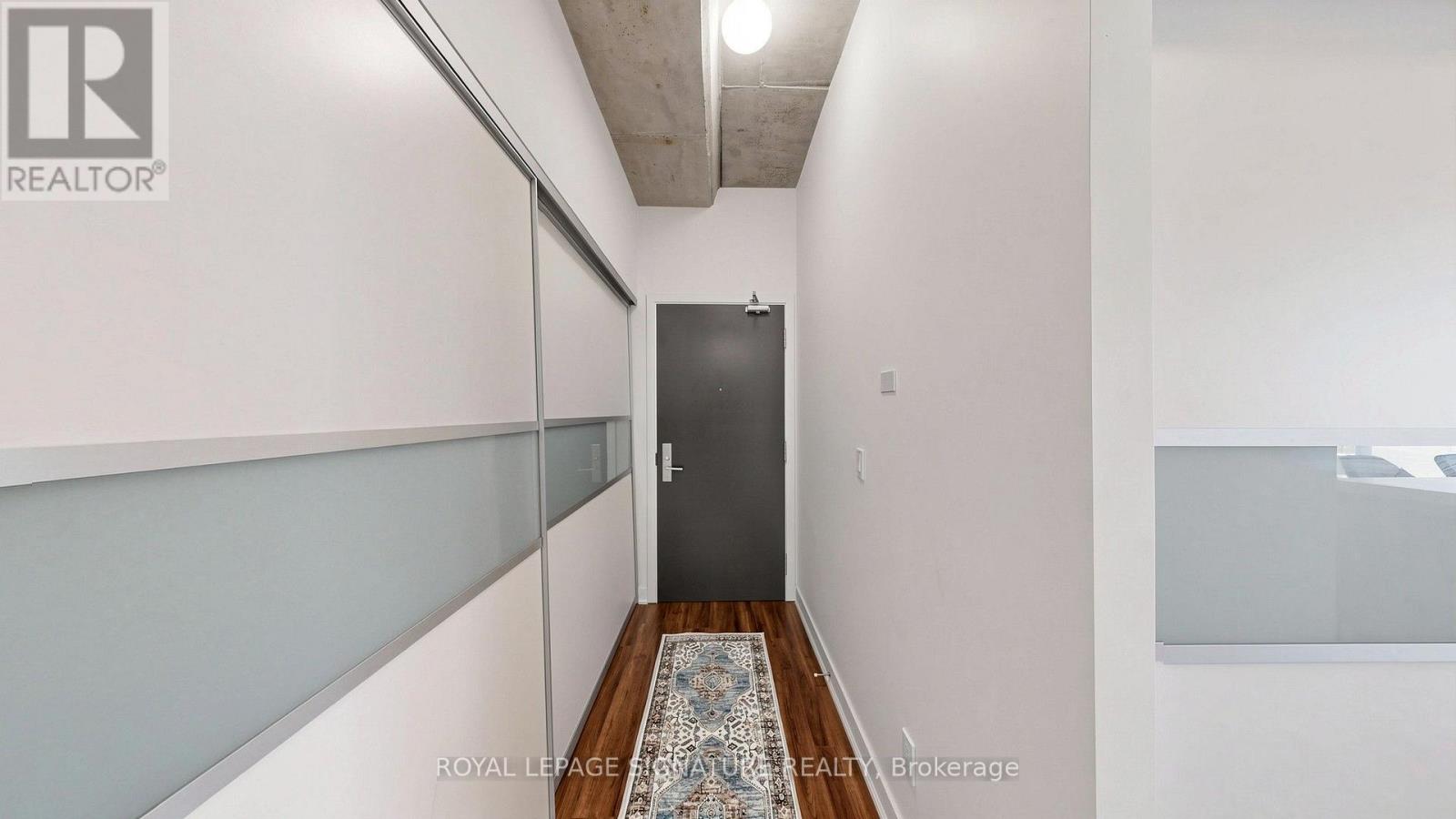 1305 - 552 Wellington Street W Property Photo 39