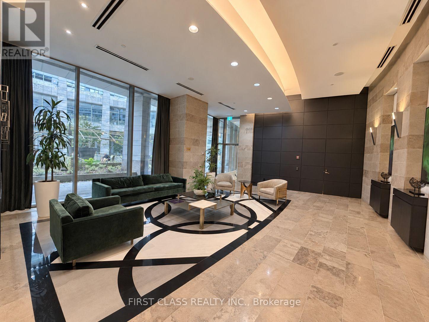 2912 - 2181 Yonge Street Property Photo 3