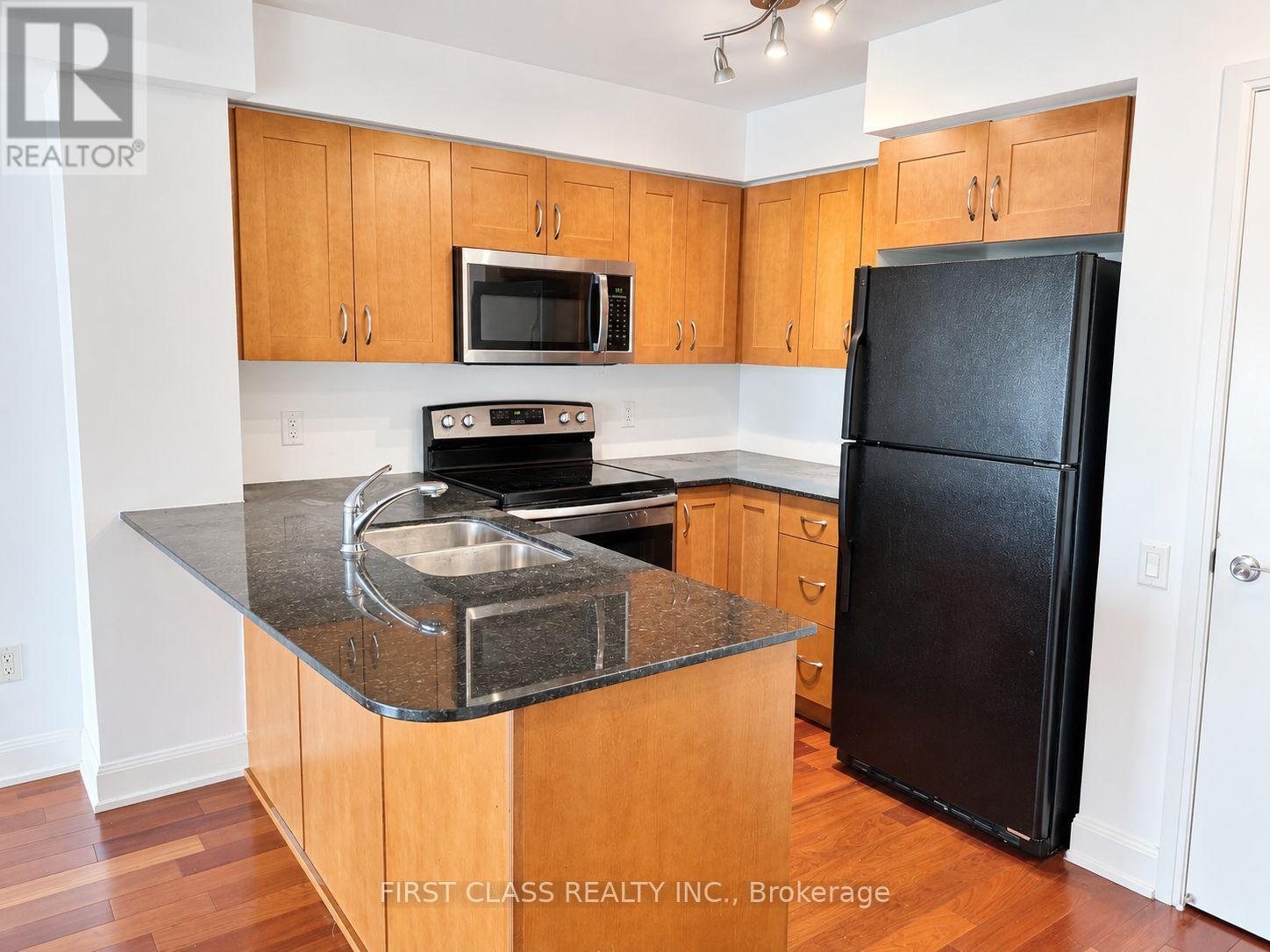 2912 - 2181 Yonge Street Property Photo 4