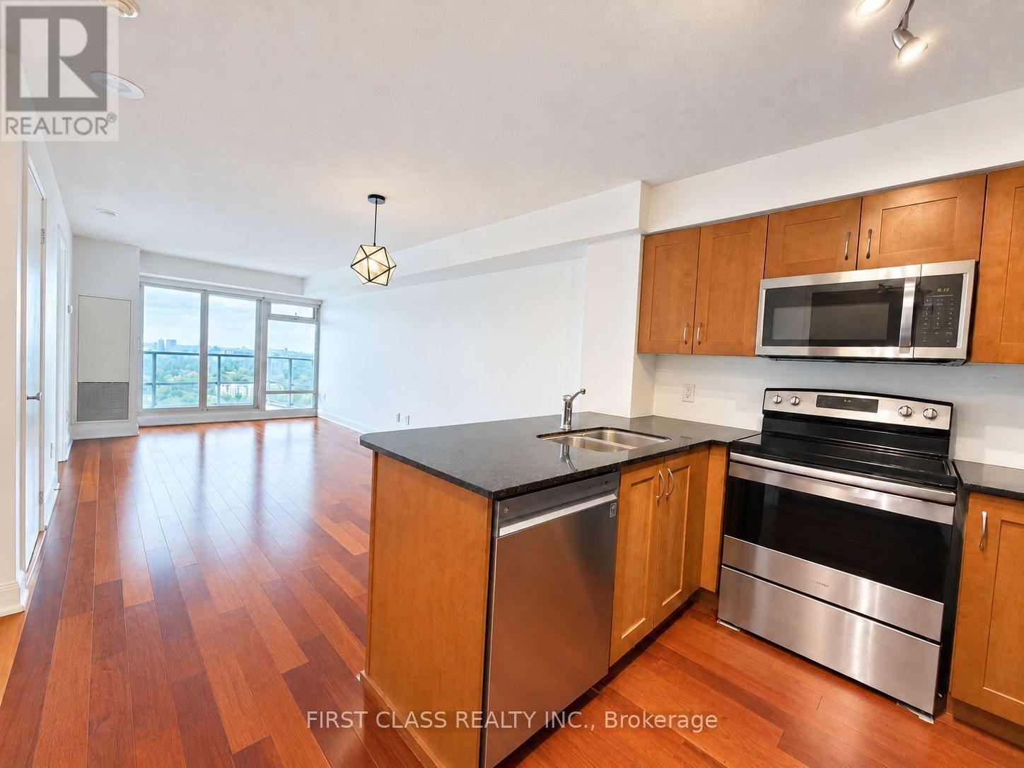 2912 - 2181 Yonge Street Property Photo 5