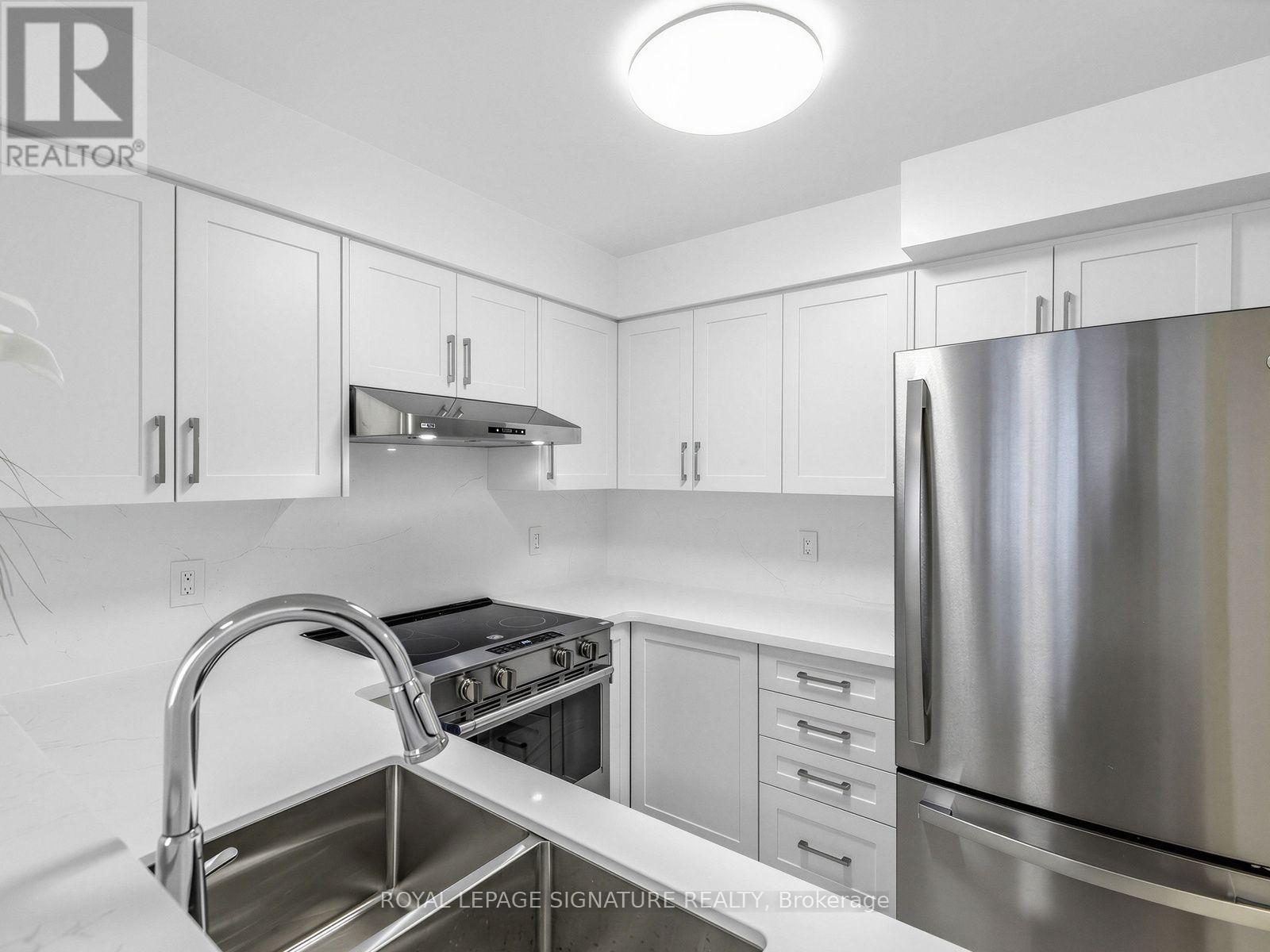 1009 - 28 Pemberton Avenue Property Photo 5
