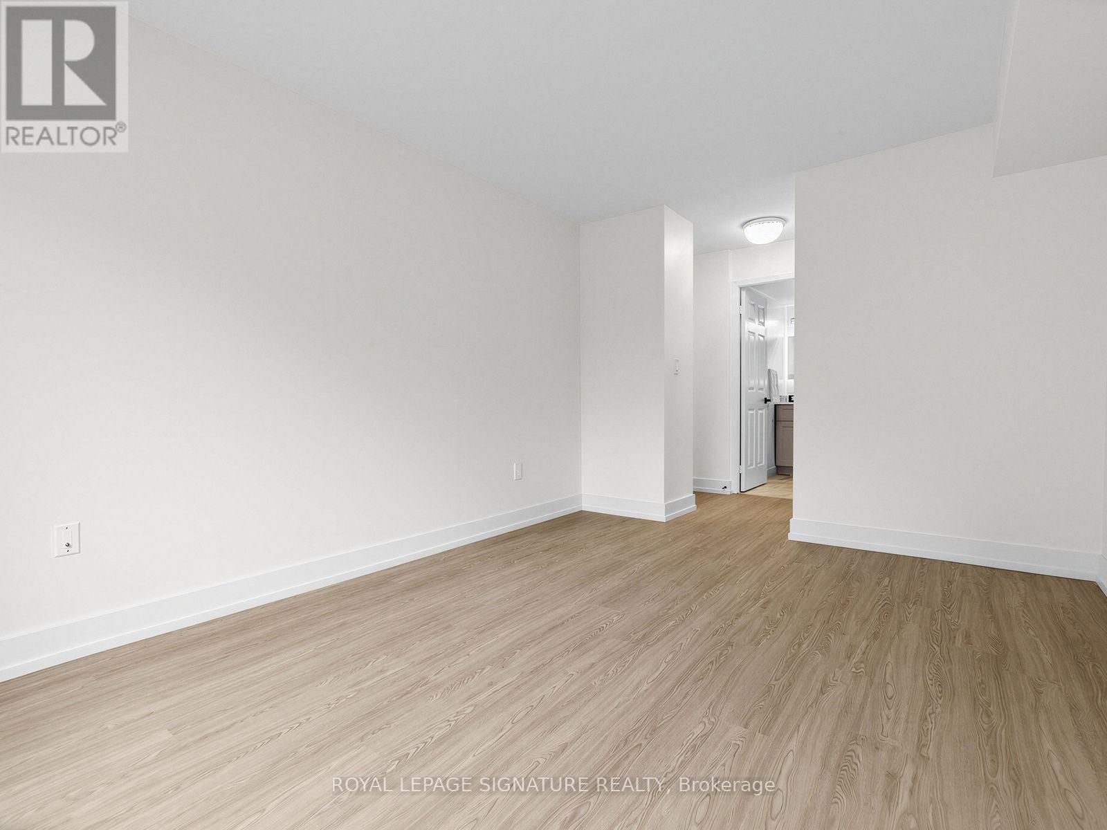 1009 - 28 Pemberton Avenue Property Photo 16