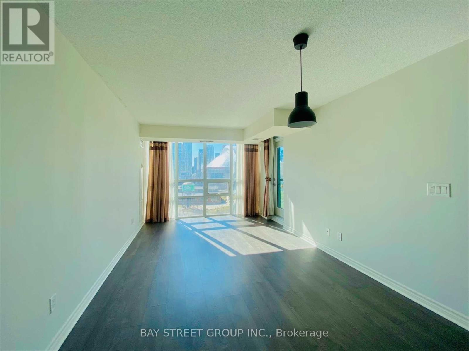 1115 - 25 Lower Simcoe Street Property Photo 4