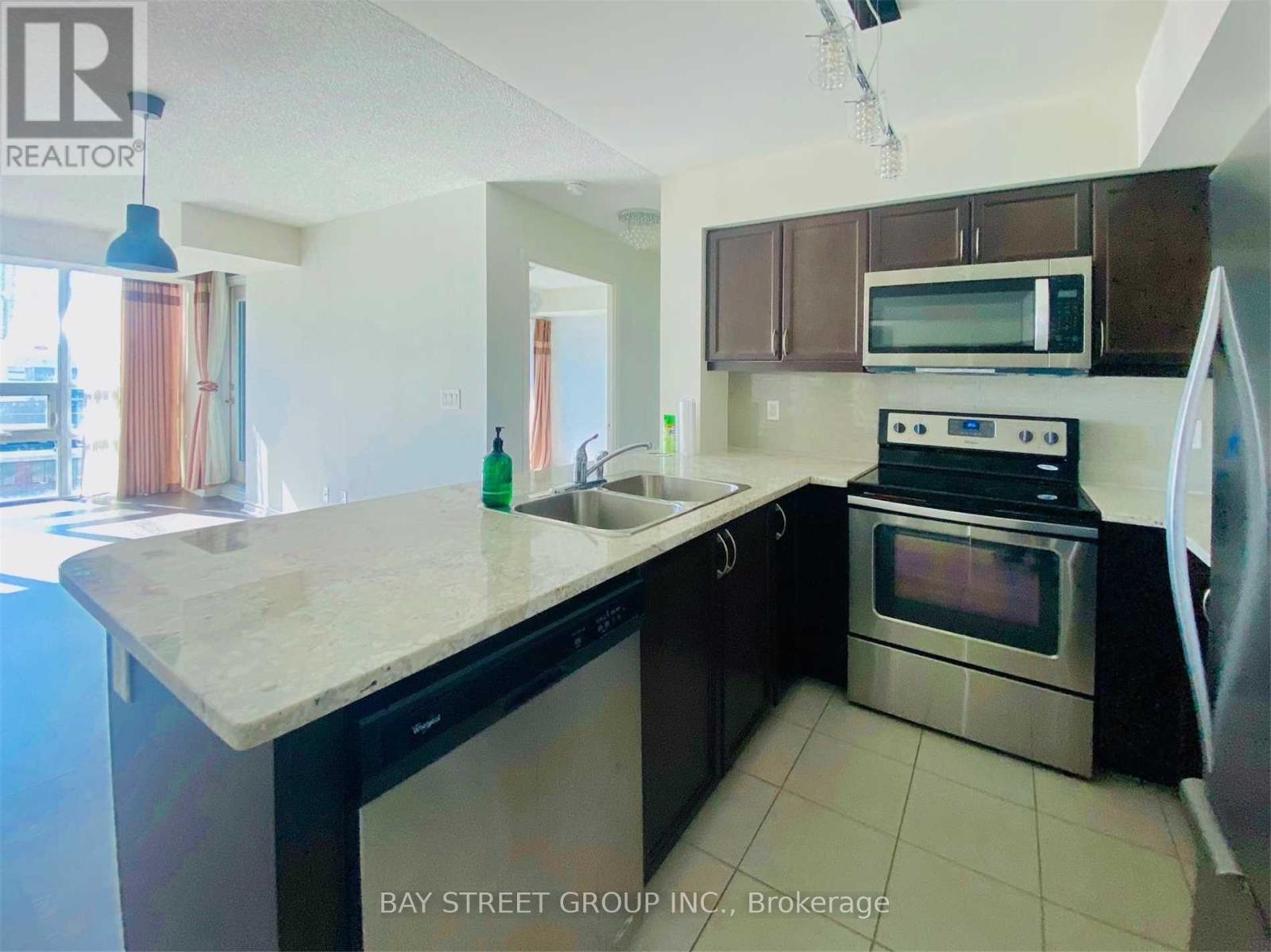 1115 - 25 Lower Simcoe Street Property Photo 5