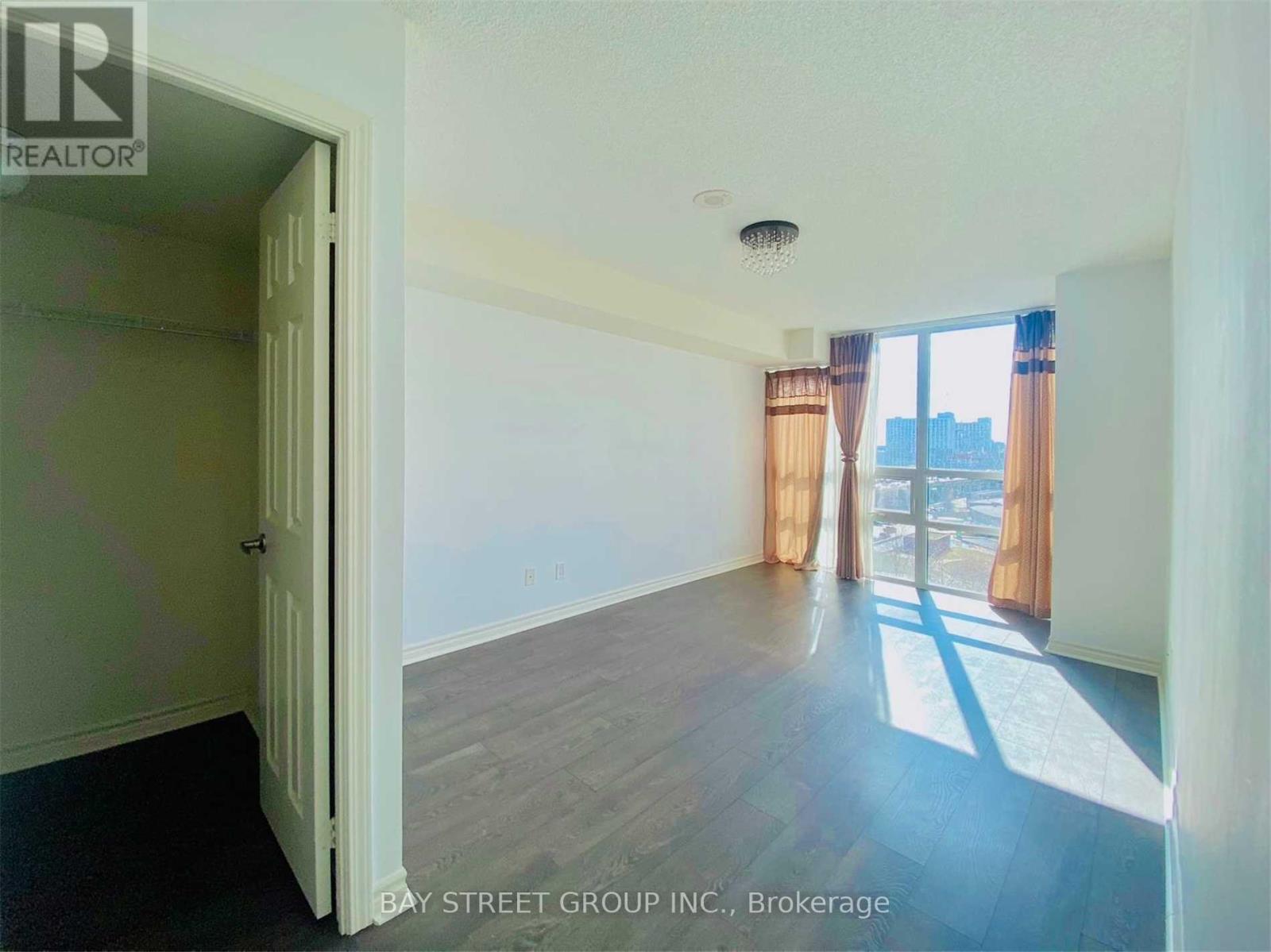 1115 - 25 Lower Simcoe Street Property Photo 6