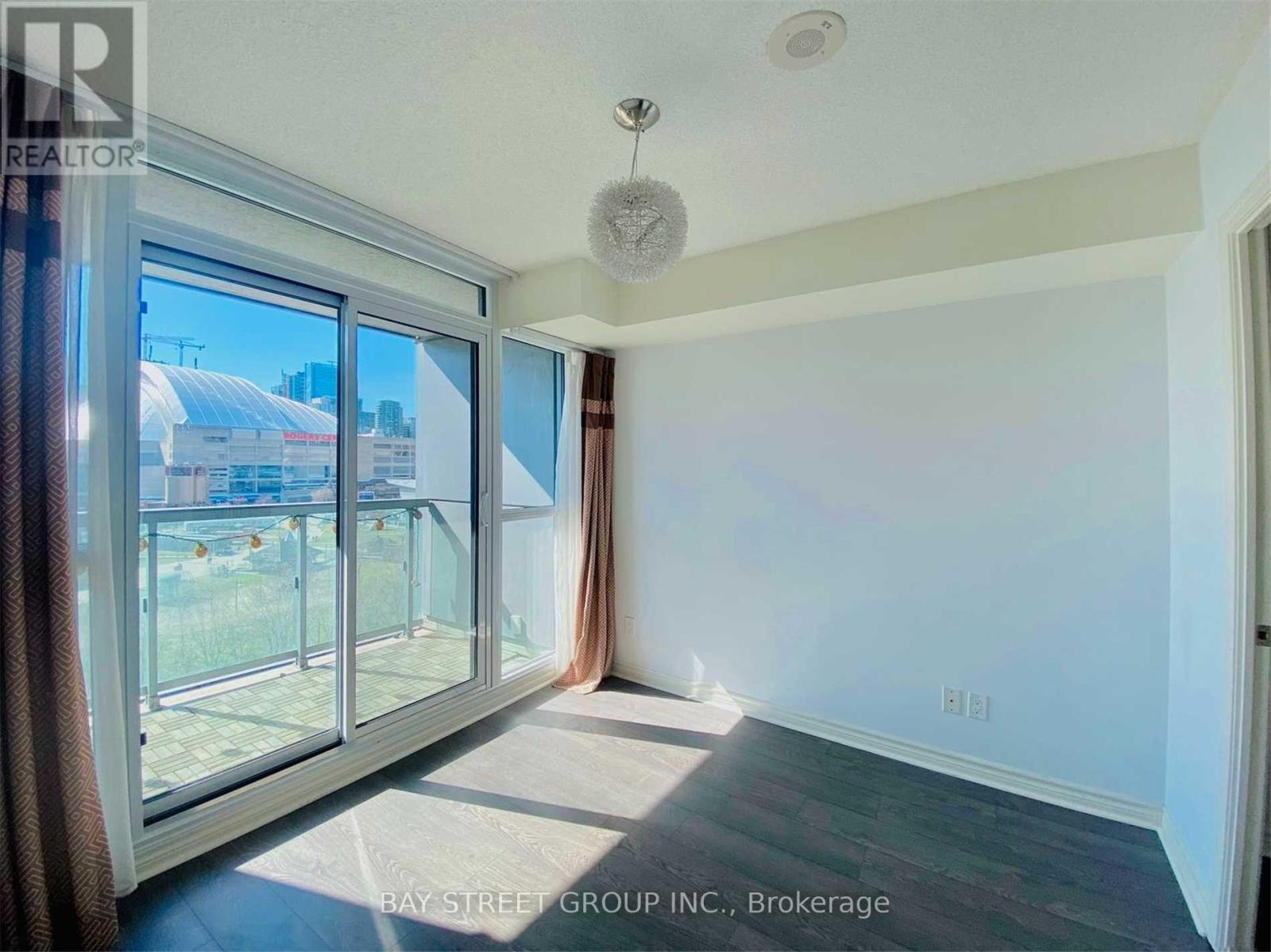 1115 - 25 Lower Simcoe Street Property Photo 8