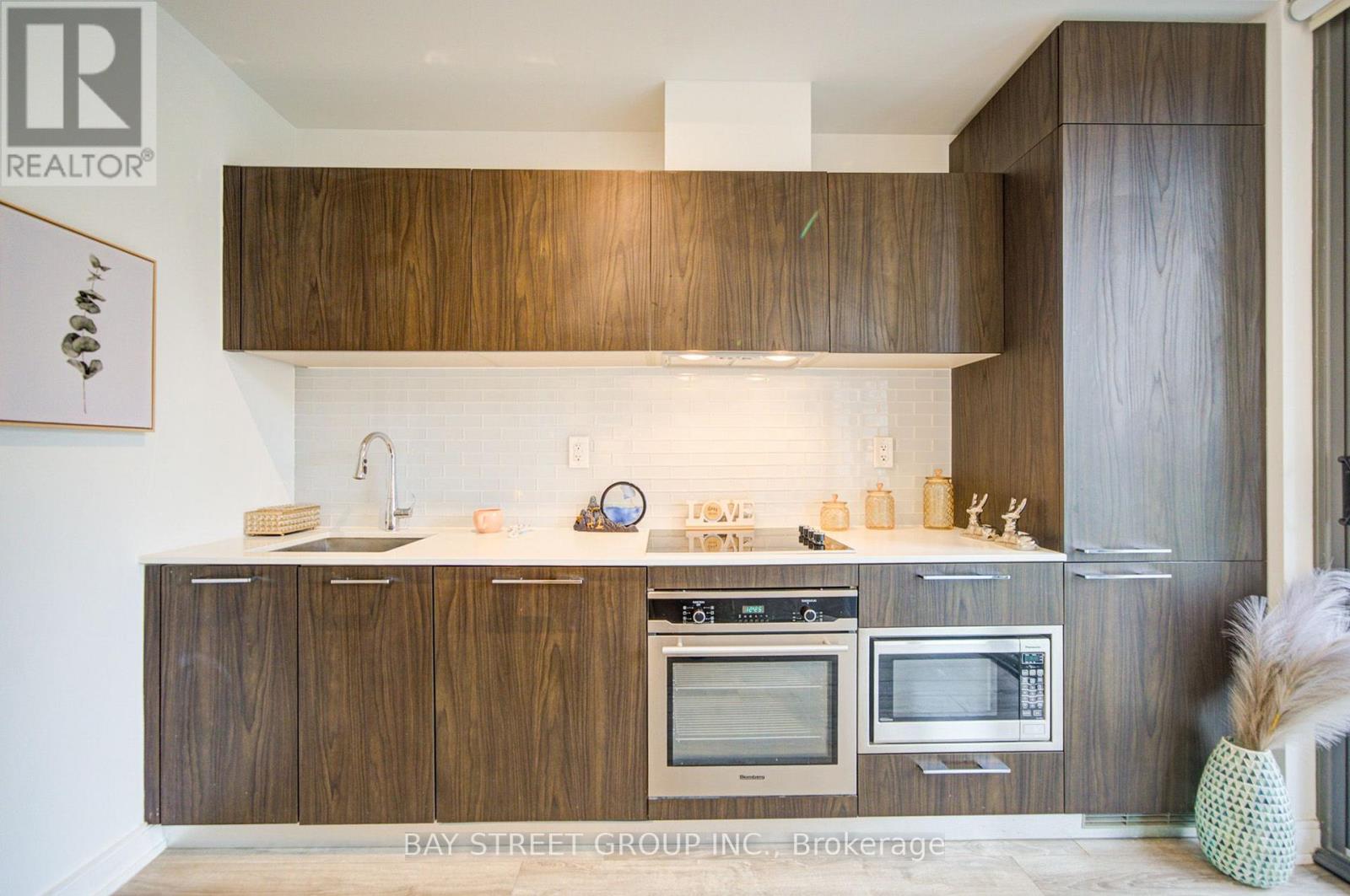 902 - 50 Charles Street E Property Photo 12