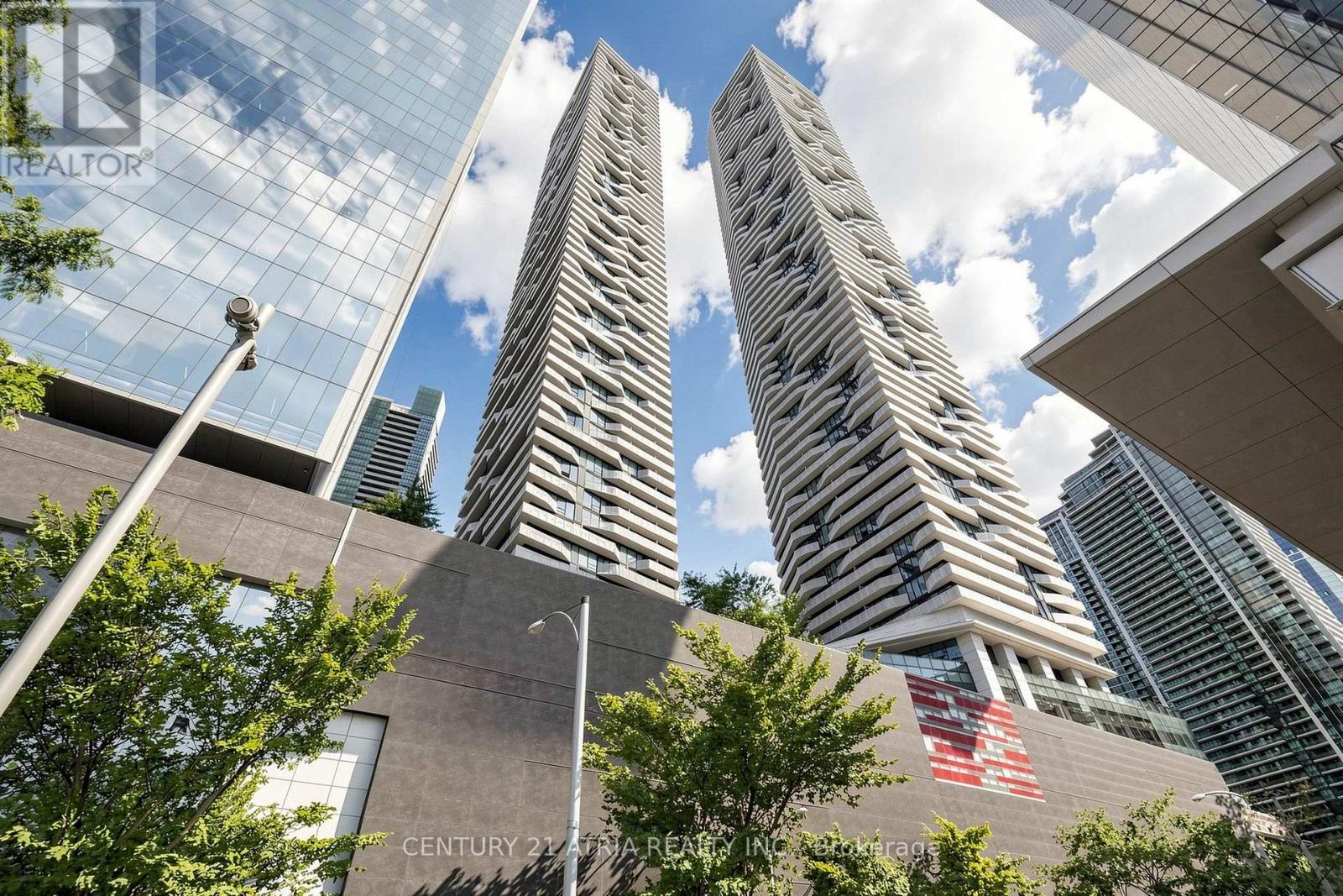 5205 - 88 Harbour Street Property Photo 1
