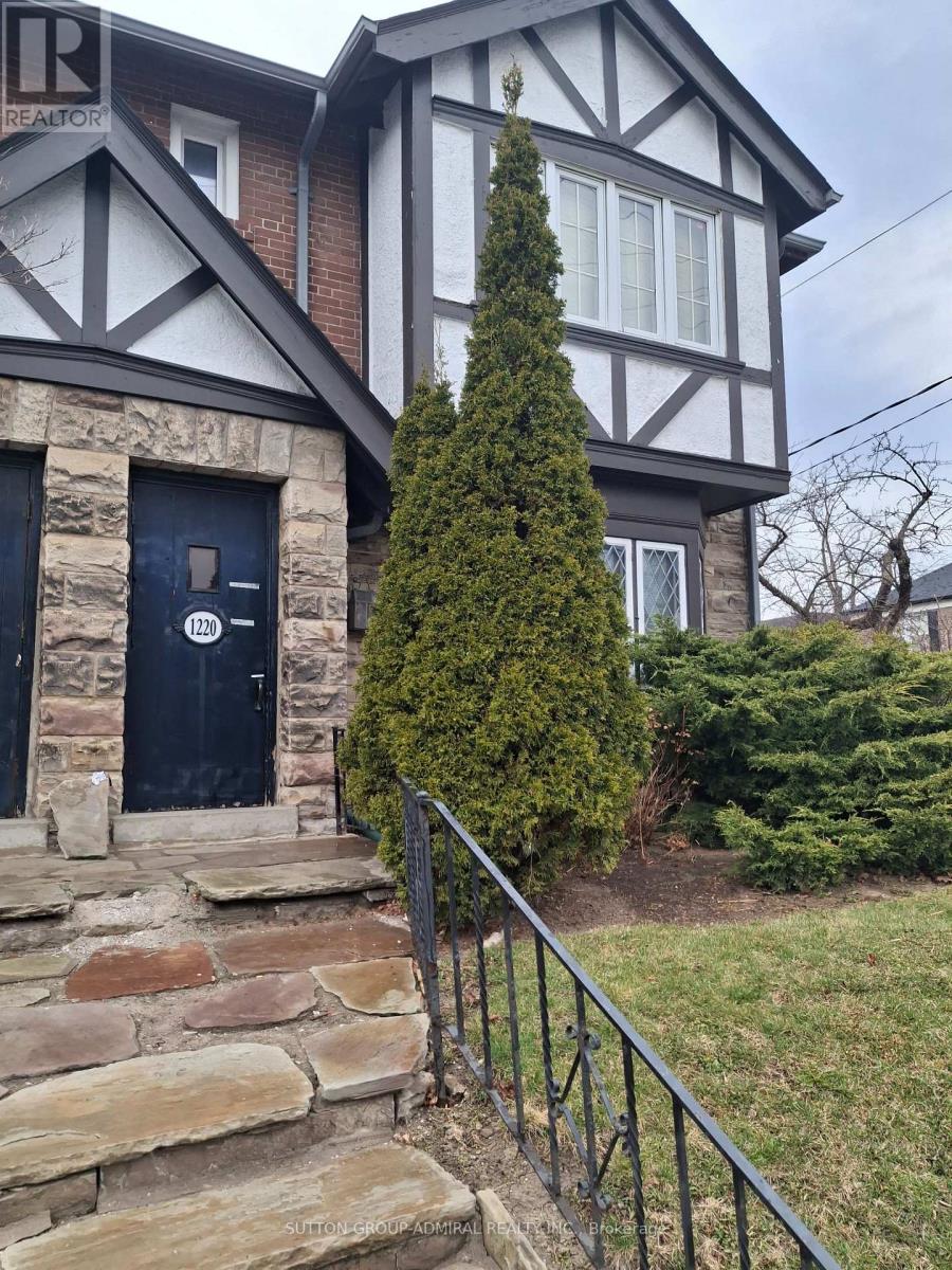 #1 - 1220 Avenue Road Property Photo 1