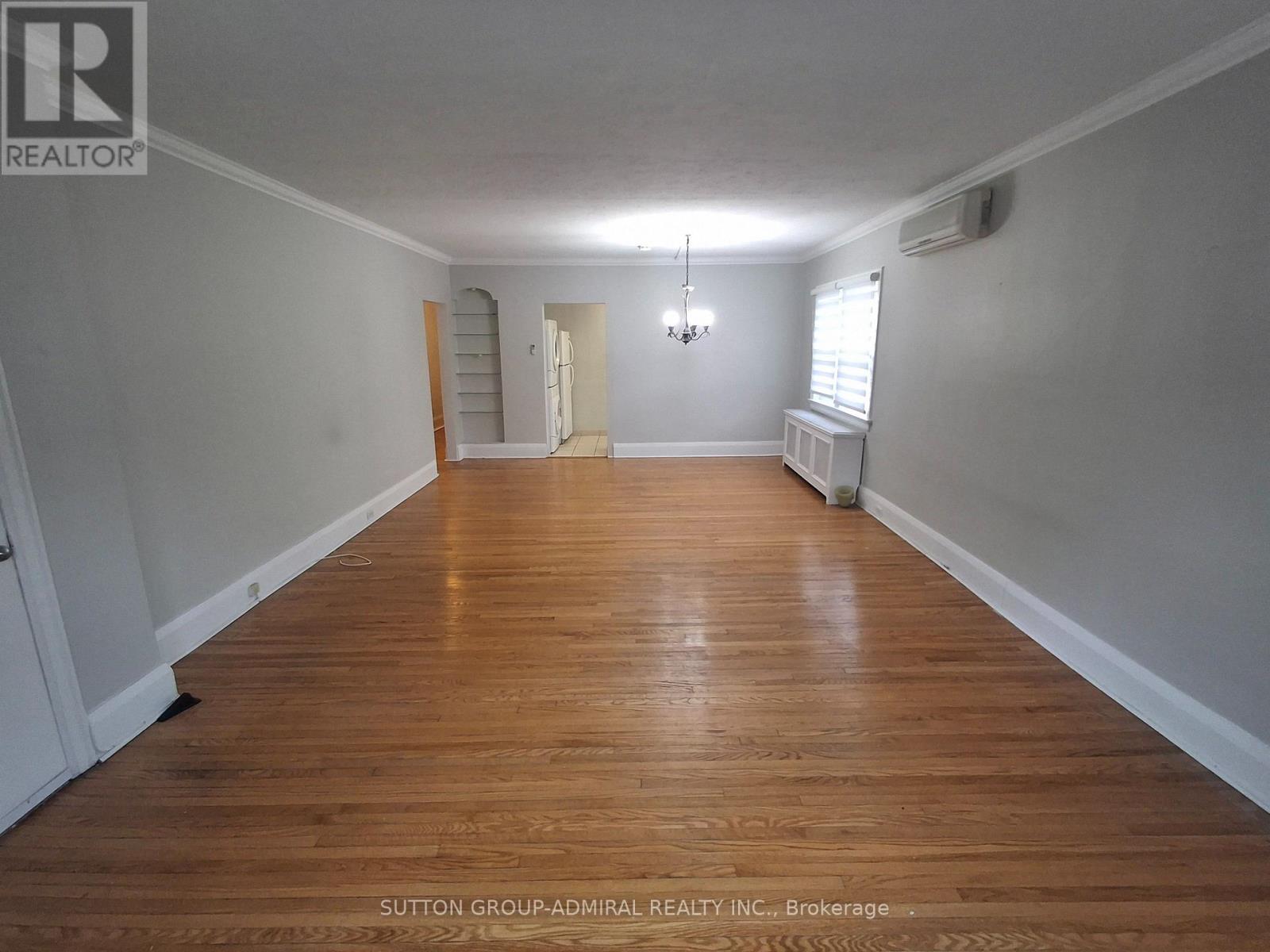 #1 - 1220 Avenue Road Property Photo 2