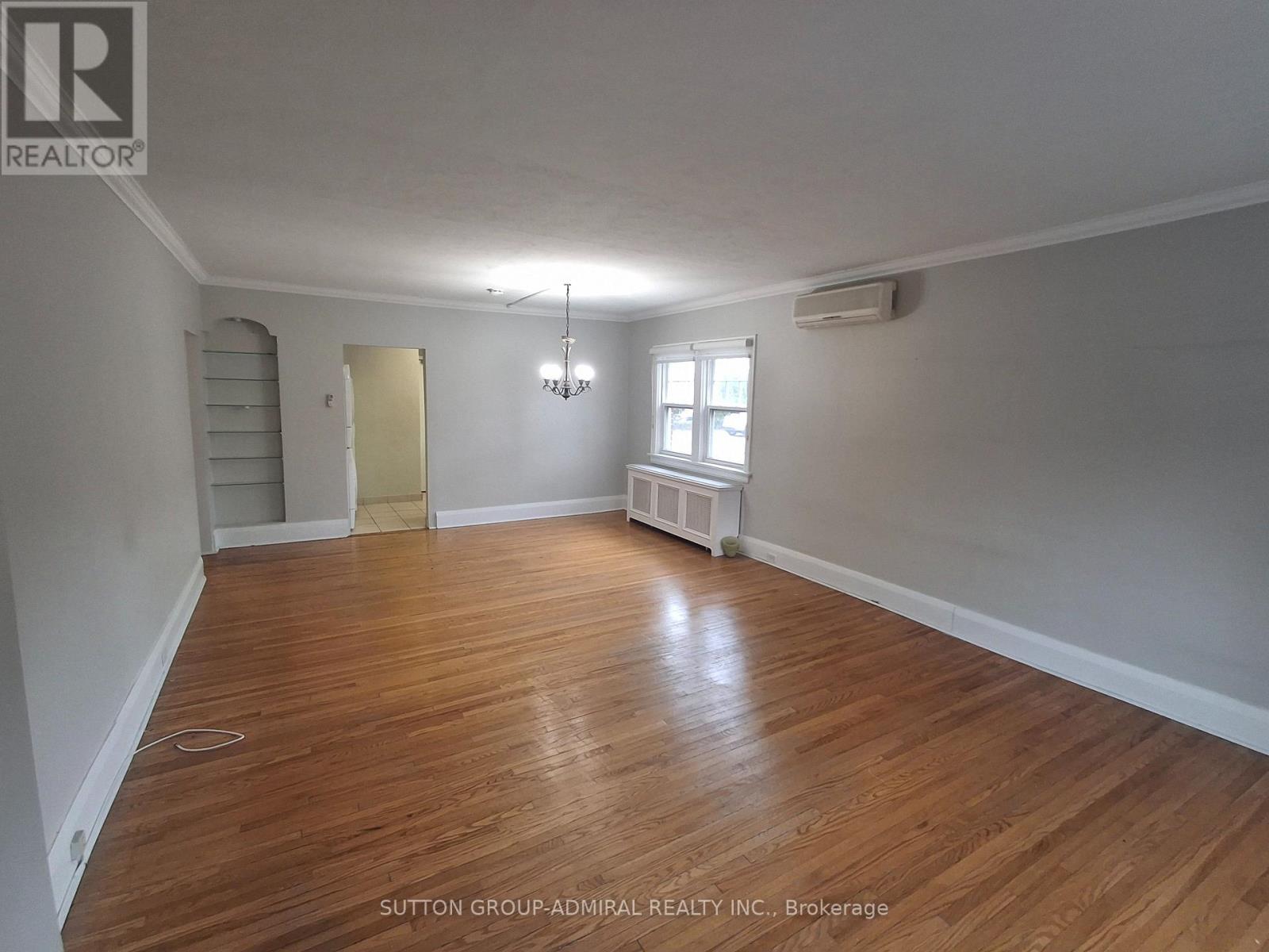 #1 - 1220 Avenue Road Property Photo 3