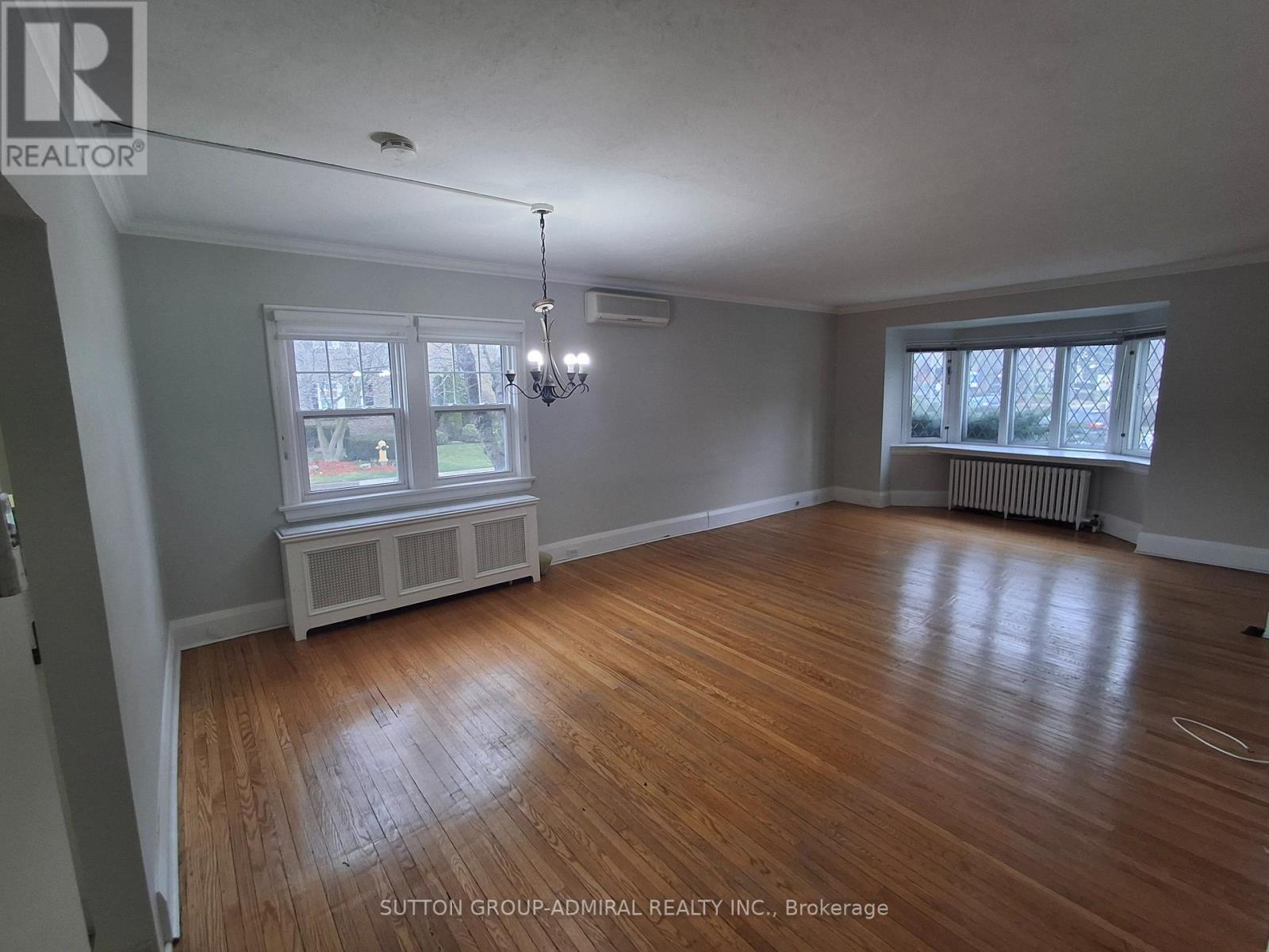 #1 - 1220 Avenue Road Property Photo 4