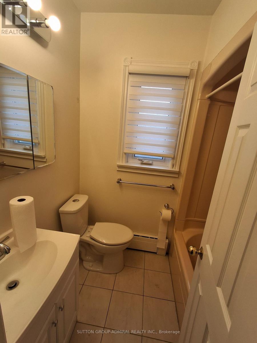 #1 - 1220 Avenue Road Property Photo 12
