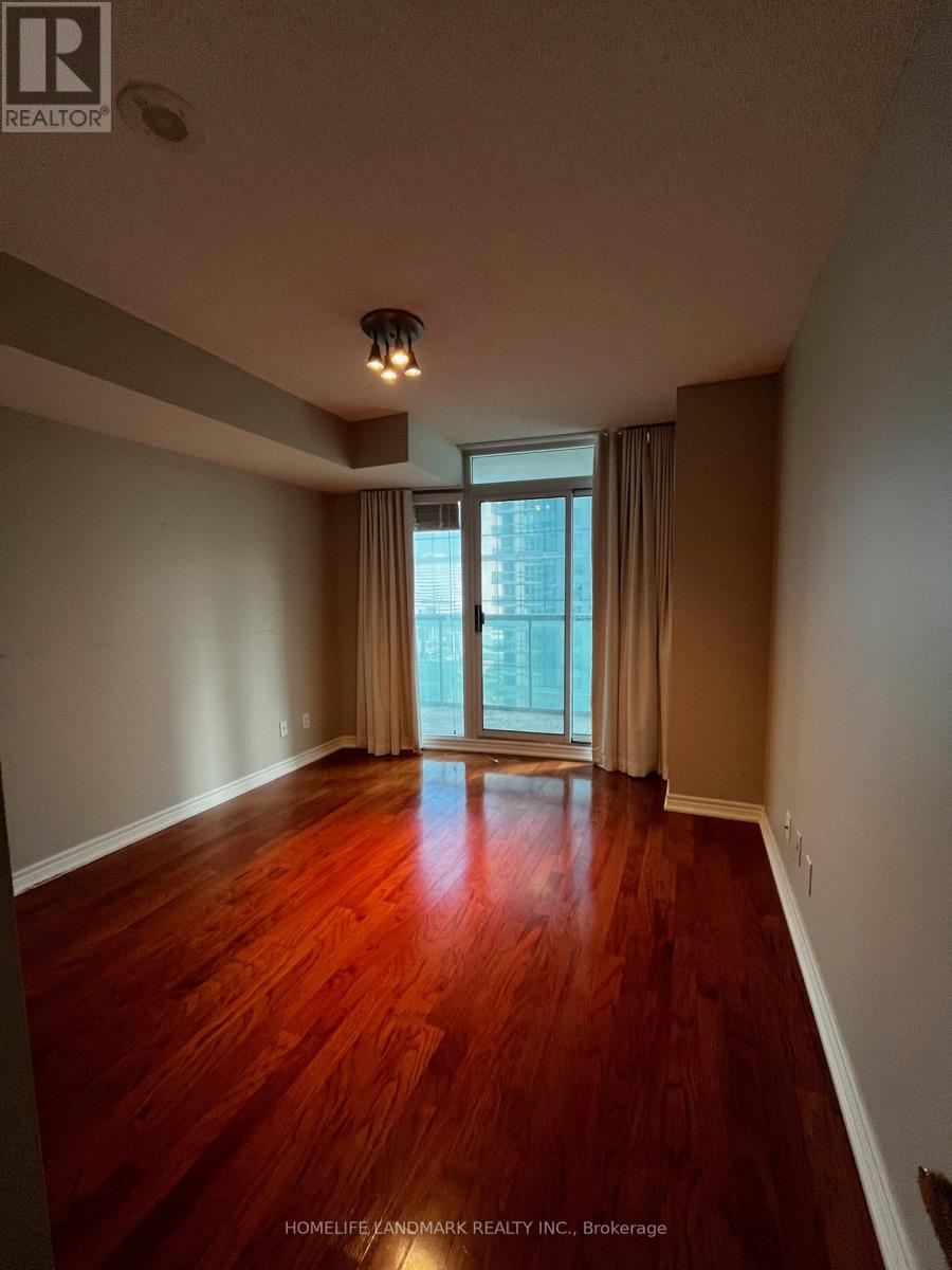 1708 - 30 Grand Trunk Crescent Property Photo 3