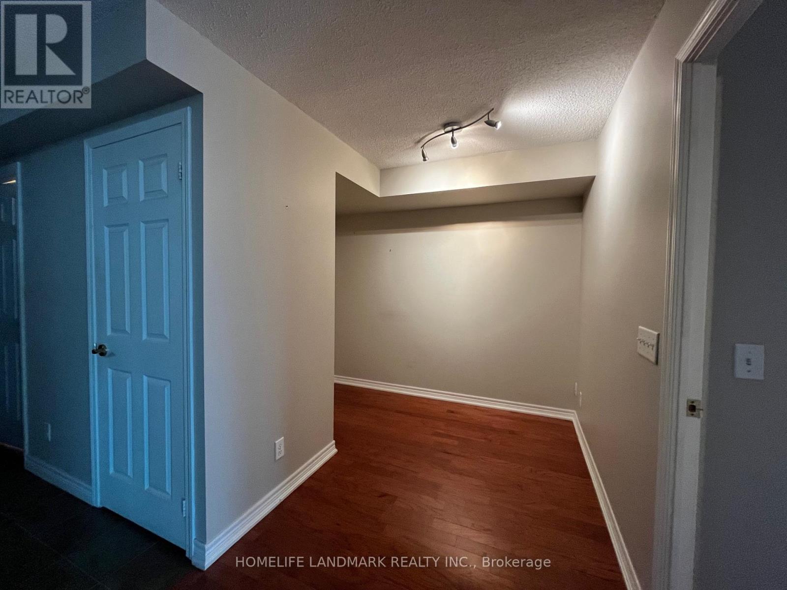 1708 - 30 Grand Trunk Crescent Property Photo 5