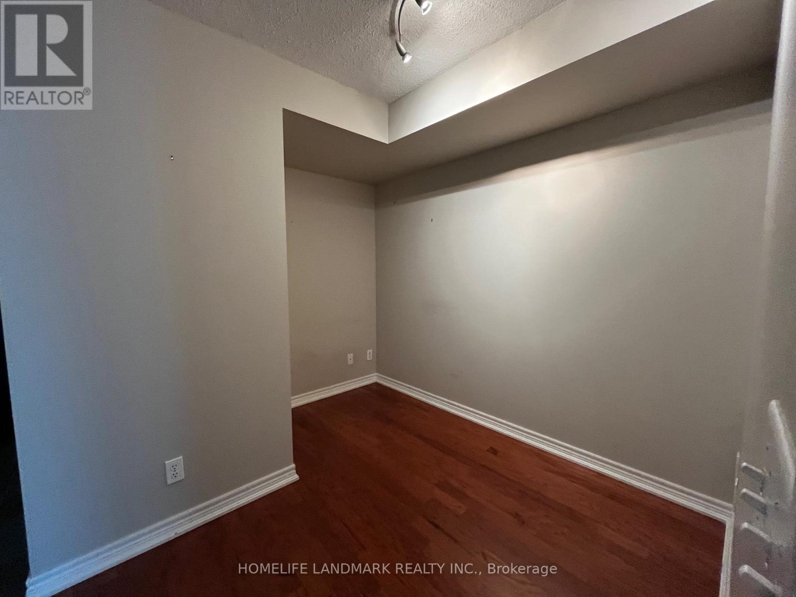 1708 - 30 Grand Trunk Crescent Property Photo 6