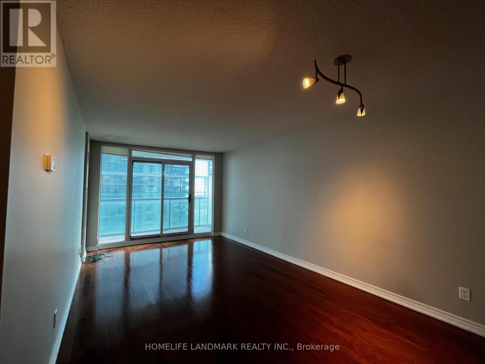 1708 - 30 Grand Trunk Crescent Property Photo 7