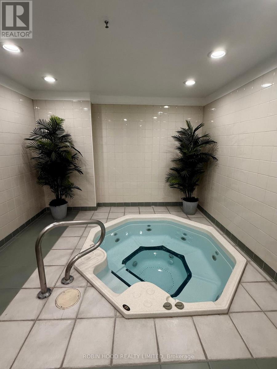 701 - 43 Eglinton Avenue E Property Photo 4