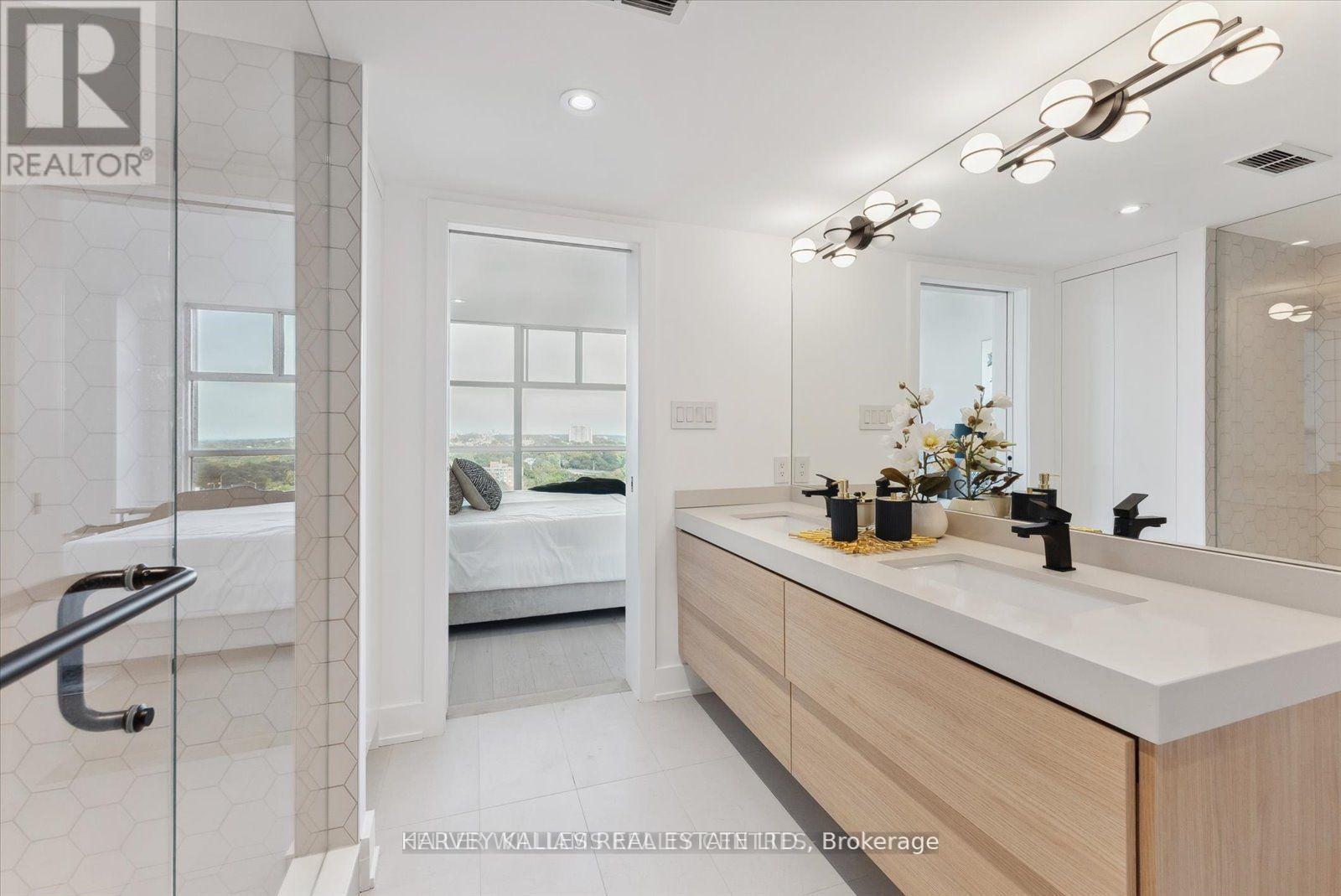 Ph03 - 409 Bloor Street E Property Photo 21