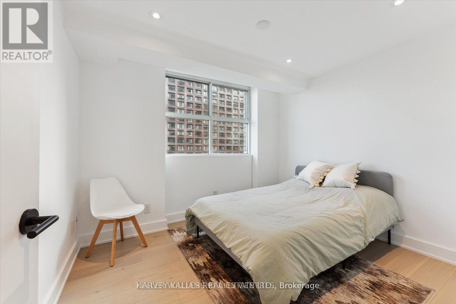 Ph03 - 409 Bloor Street E Property Photo 24