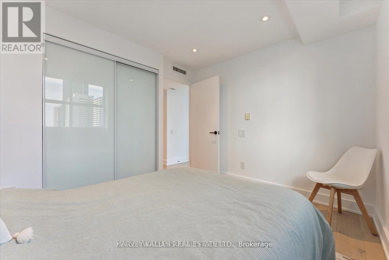 Ph03 - 409 Bloor Street E Property Photo 25