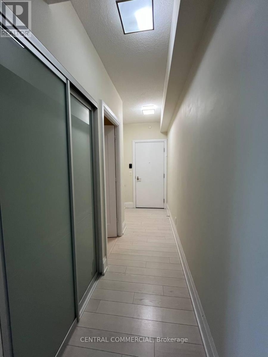 1212 - 120 Harrison Garden E Property Photo 11