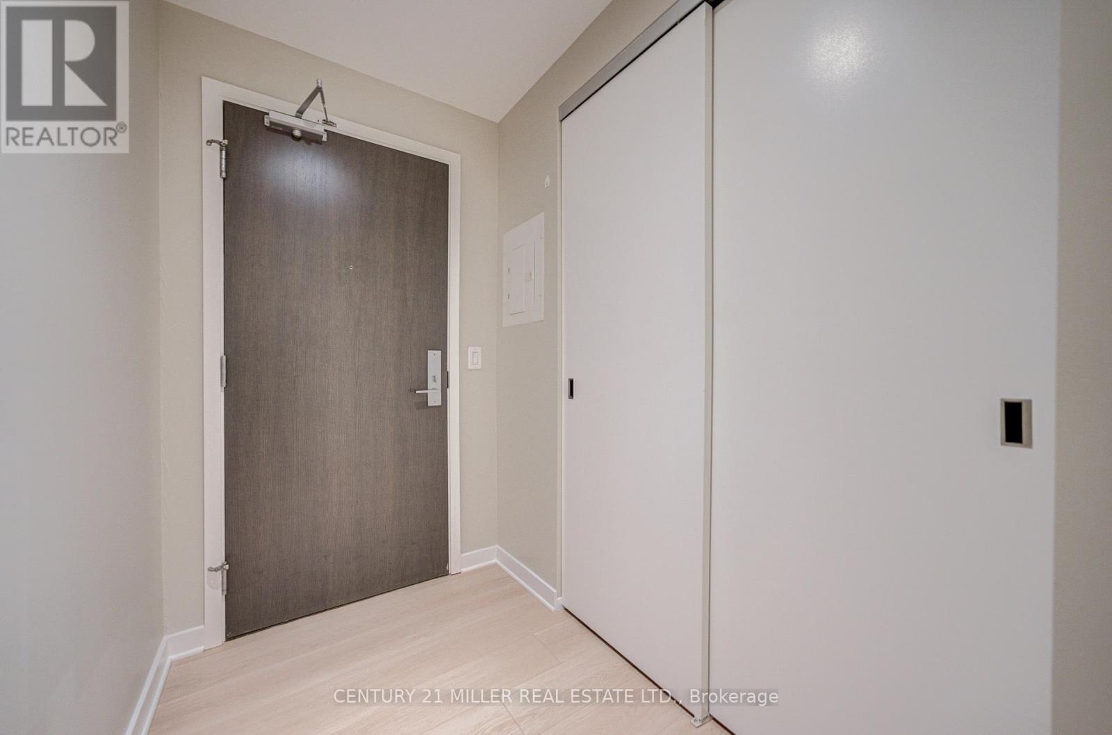 1001 - 101 Charles Street E Property Photo 5