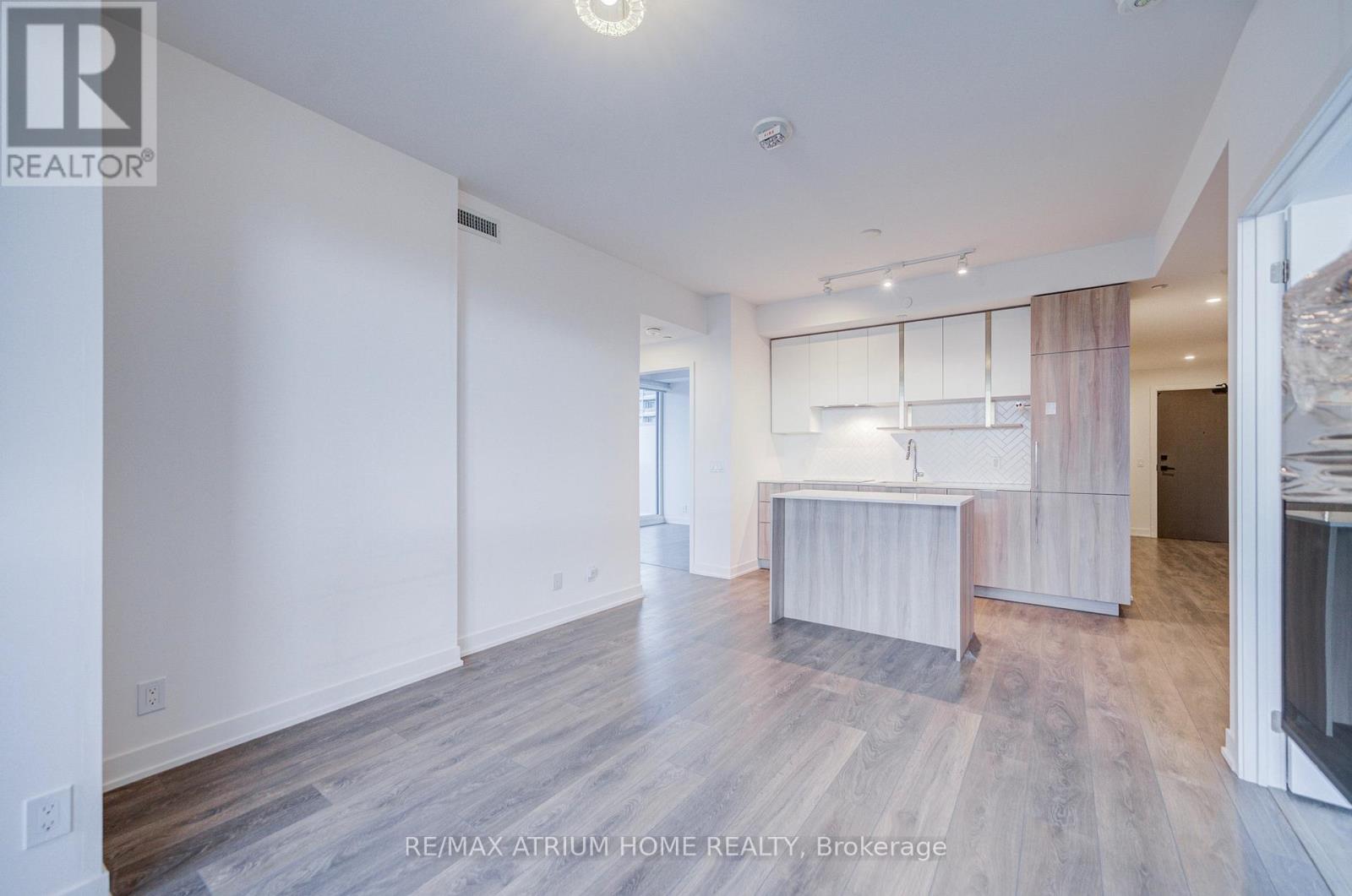 2204 - 15 Holmes Avenue Property Photo 11
