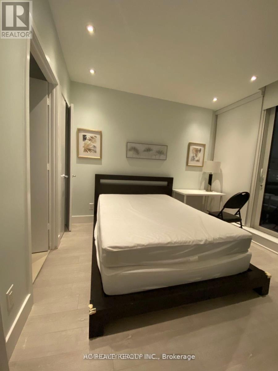 4009 - 1 Bloor Street E Property Photo 12