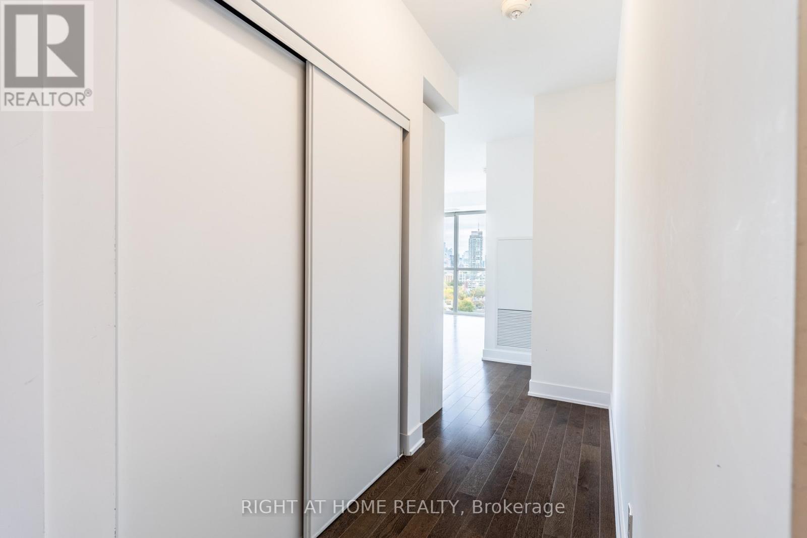 1307 - 181 Bedford Road Property Photo 4