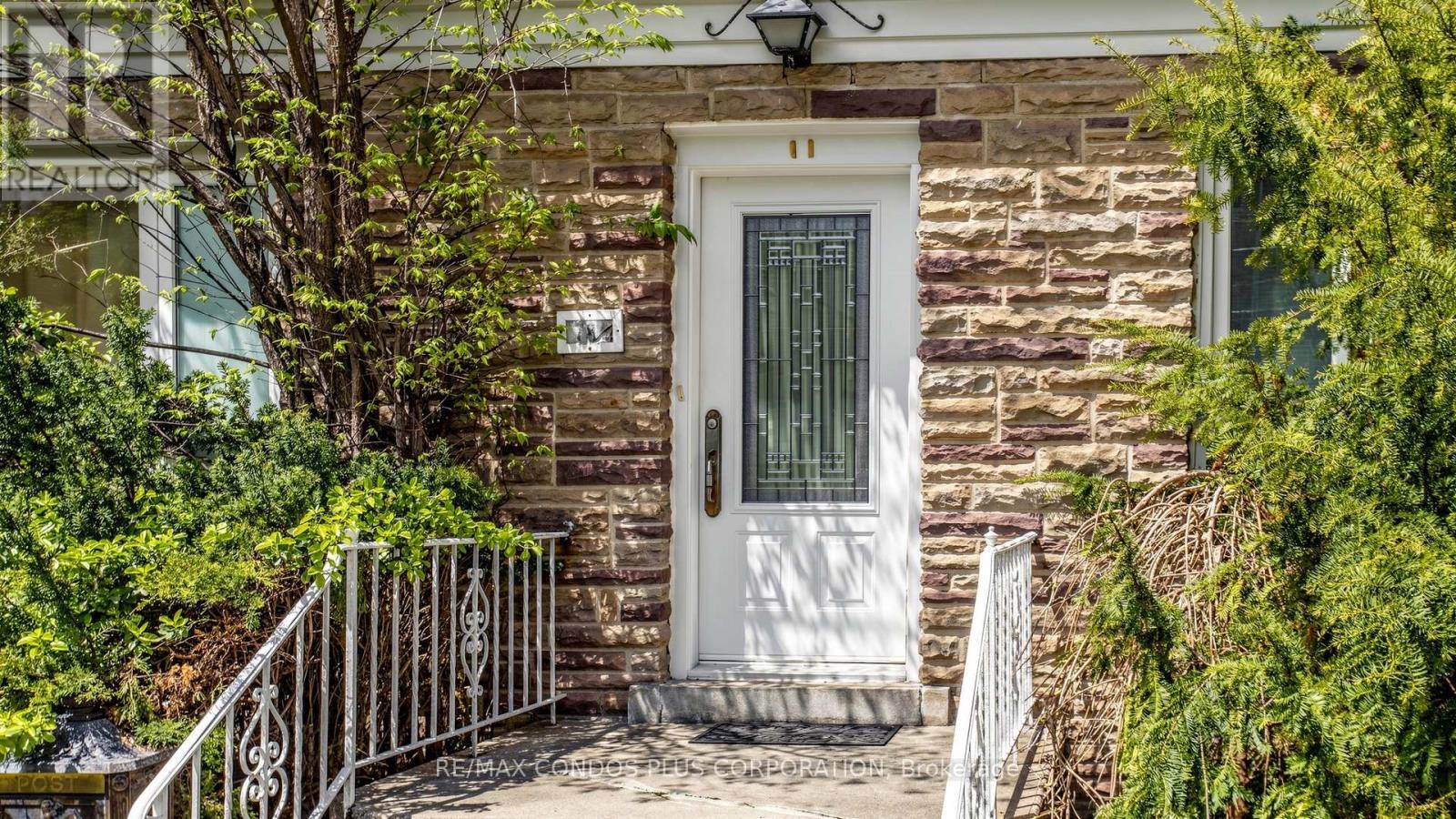 78 Spring Garden Avenue Property Photo 3