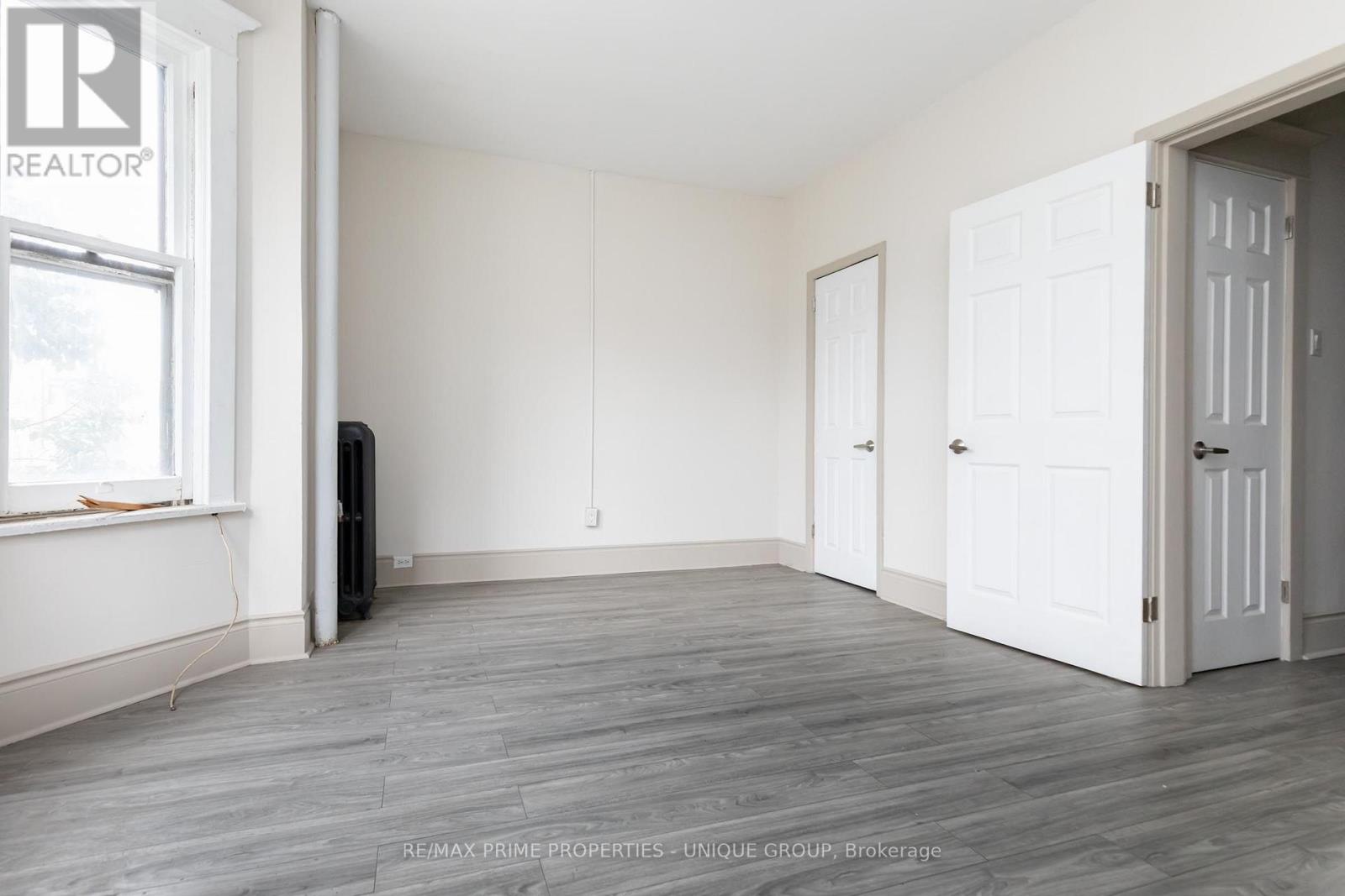 2 - 688 Bloor Street W Property Photo 3