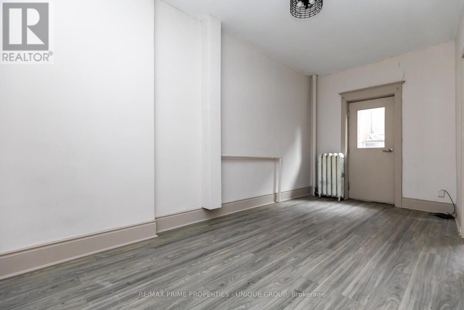 2 - 688 Bloor Street W Property Photo 4