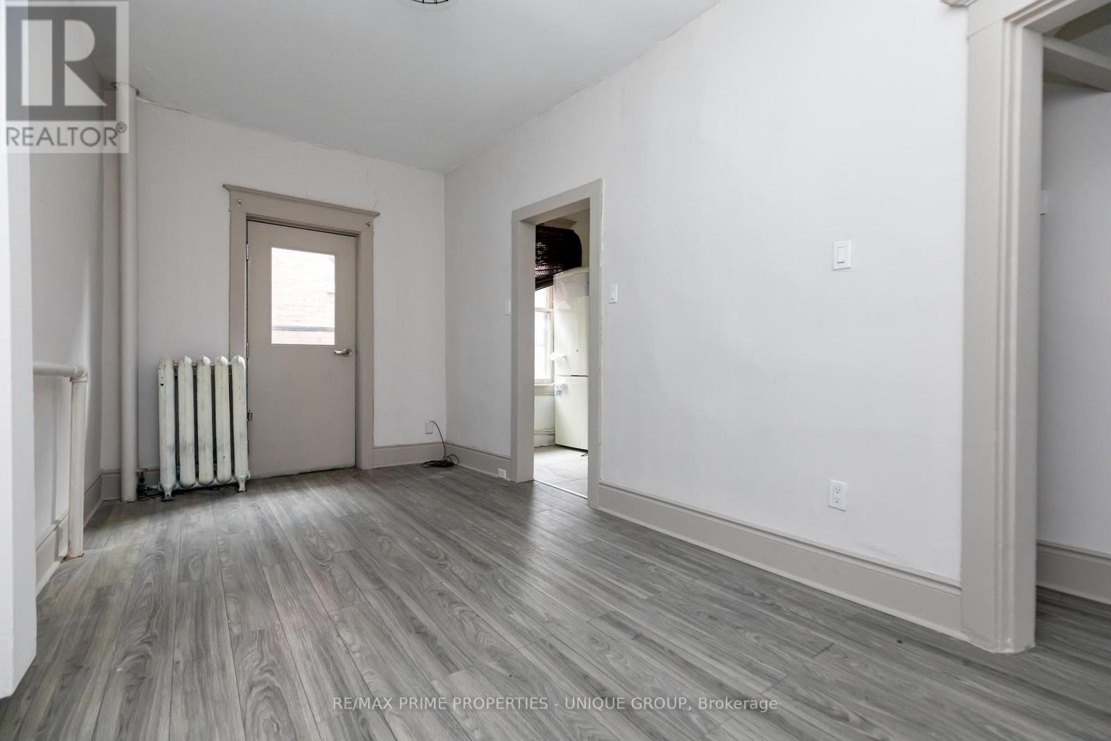 2 - 688 Bloor Street W Property Photo 10