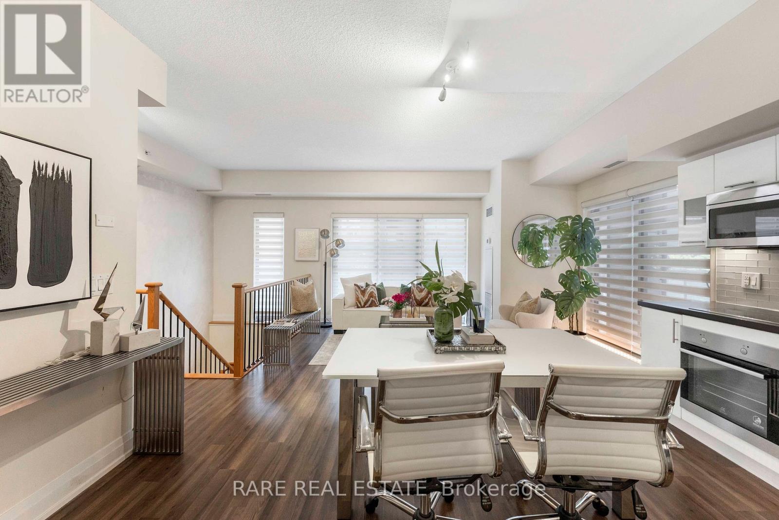 E113 - 555 Wilson Avenue Property Photo 3